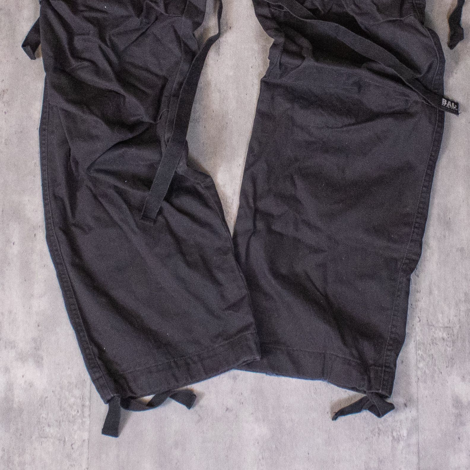 Japanese Brand × Vintage Y2K 2000's Bali* Bondage Baggy Tactical Black Cargo Pant's Size US 26 / EU 42 - 9 Thumbnail
