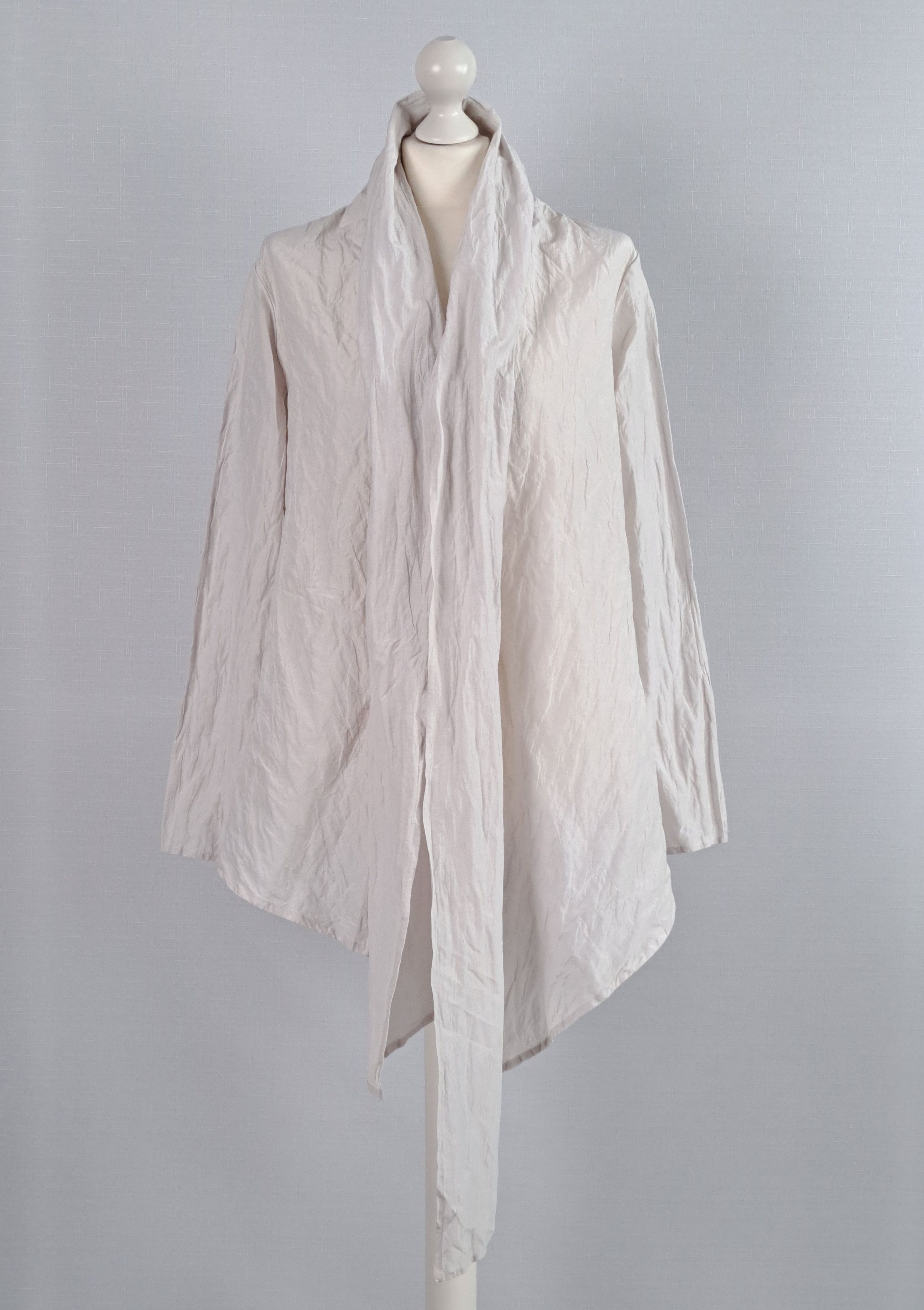 Annette Gortz Annette Gortz chic avant-garde asymmetric shirt. Size 36 Size S / US 4 / IT 40 - 1 Thumbnail