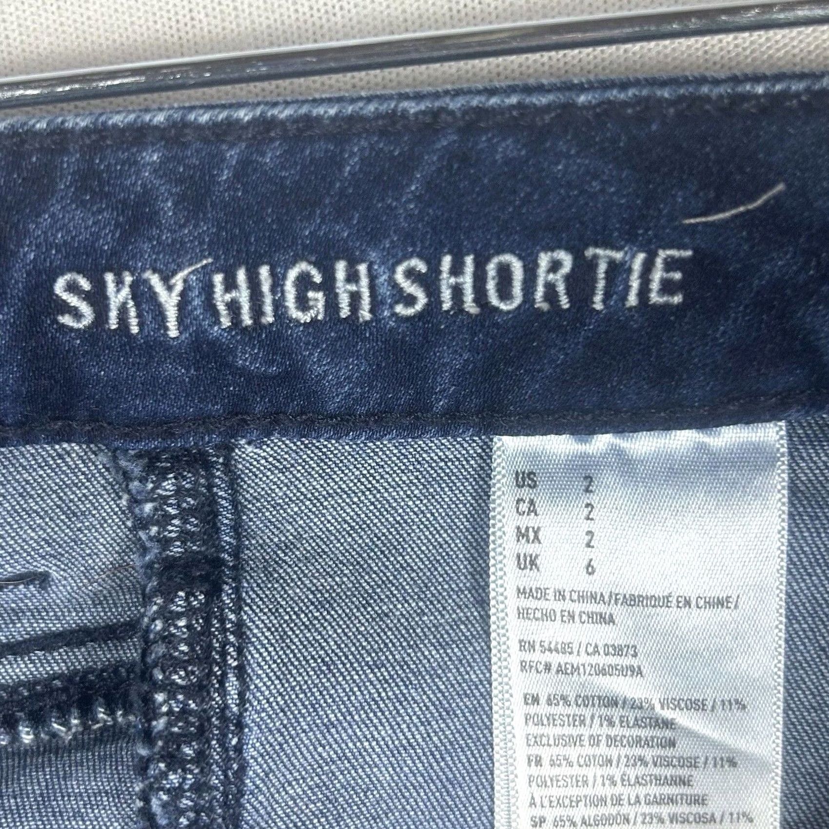 American Eagle Outfitters American Eagle Outfitters Jeans Shorts Cut-Off 2 Denim Blue Mid Rise 4 in Inseam Womens Stretch Logo Zipper Button Casual Vintage: No Size 26" / US 2 / IT 38 - 4 Thumbnail