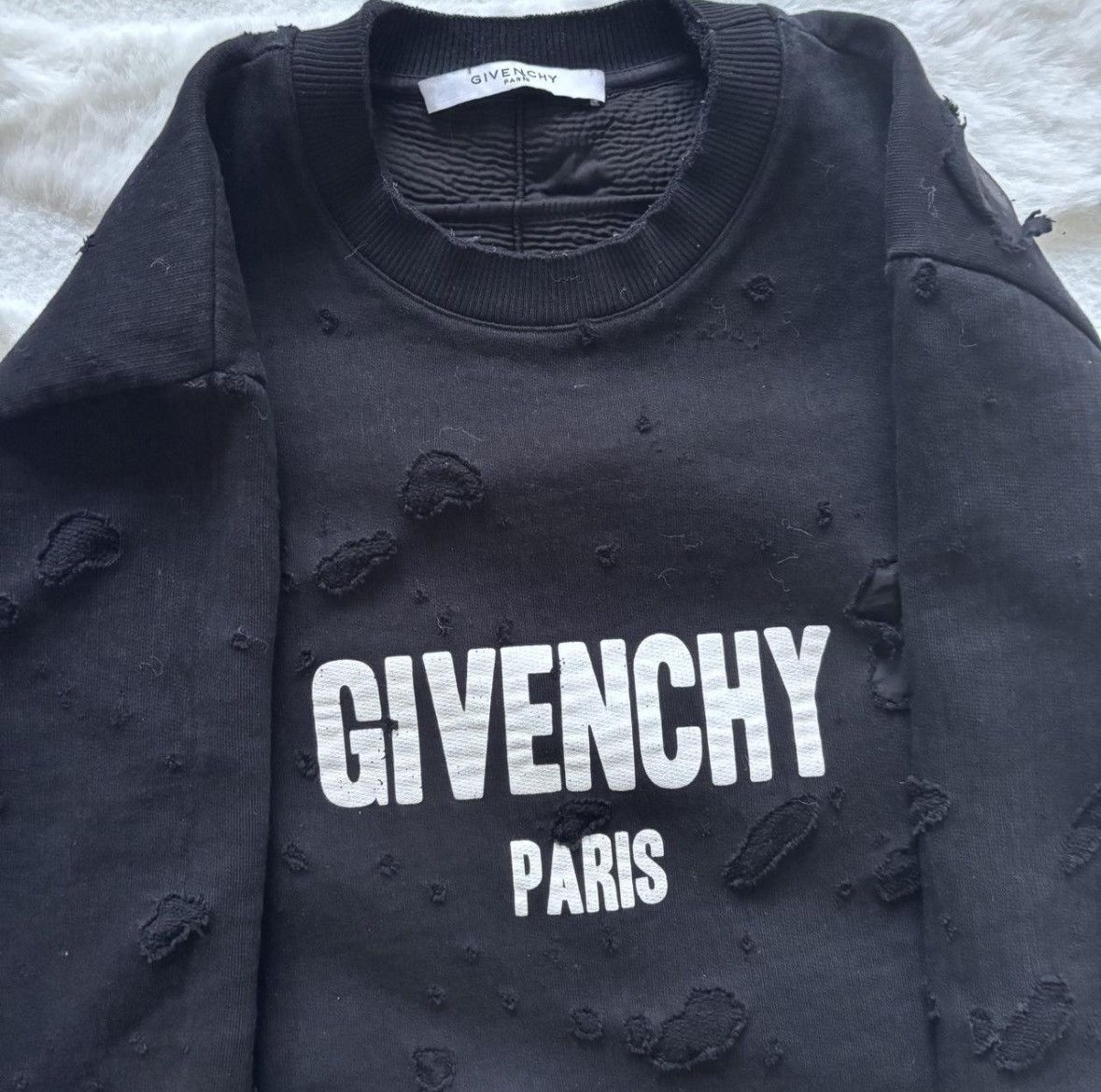 Givenchy Givenchy distressed logo crewneck Size US S / EU 44-46 / 1 - 2 Thumbnail