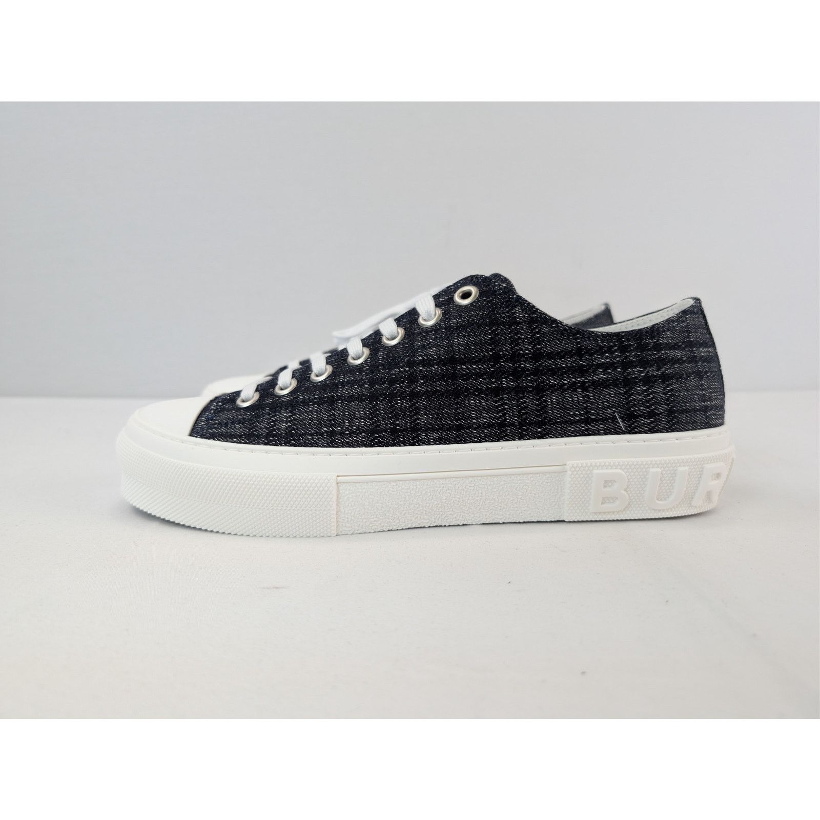 Burberry o1rshd1 Jack Check denim low-top sneakers white rubber sole Size US 12 / EU 45 - 10 Thumbnail