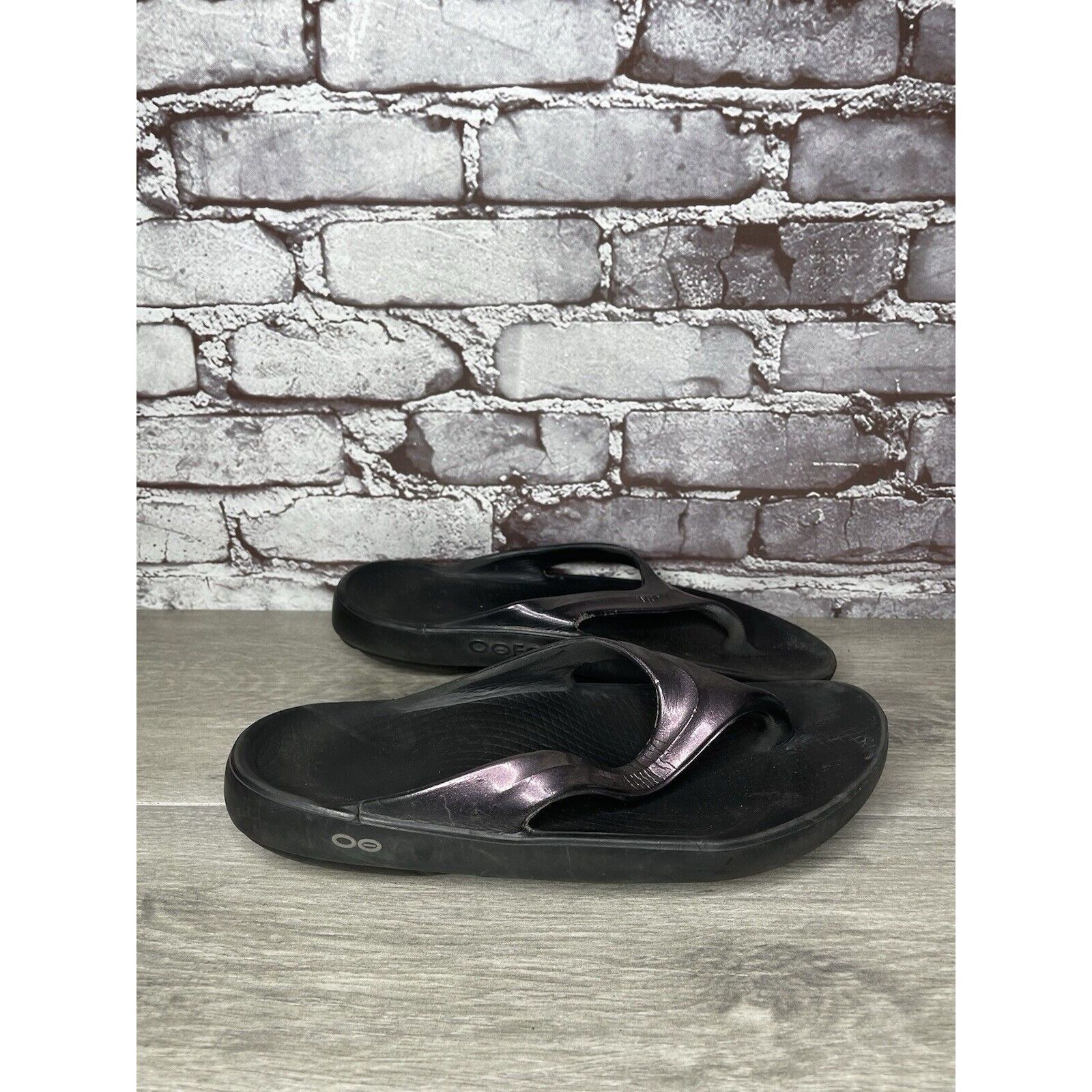Other Oofos Oolala Cabernet Metallic Purple Recovery Thong Sandals Size US 9 / IT 39 - 20 Thumbnail