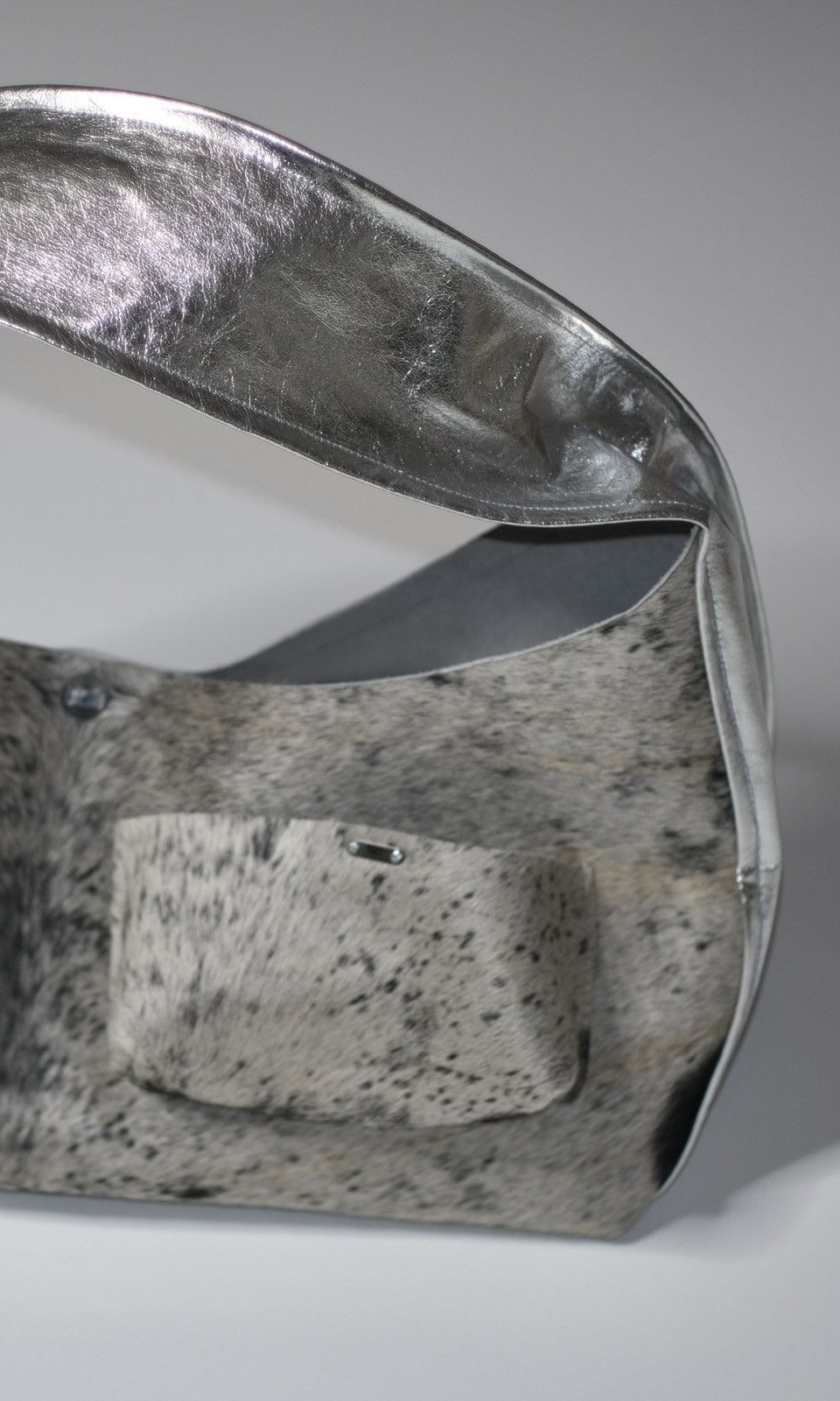 Other Silver line shooper shoulder bag grey cow fur upcycling bag Size ONE SIZE - 2 Thumbnail