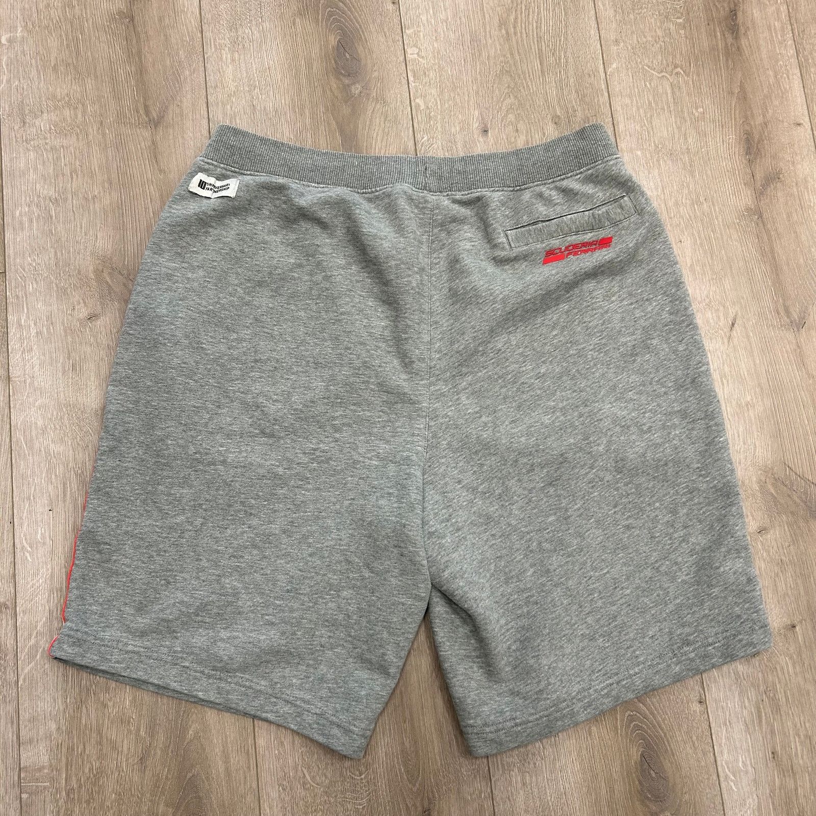 Puma Puma Scuderia Ferrari Race Gray sweatshorts size XL B9 Size US 30 / EU 46 - 7 Thumbnail