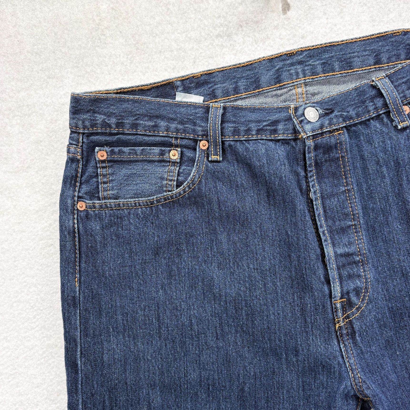 Levi's VINTAGE Levis 501 Jeans Mens 38x32 Blue Dark Wash Button Fly Straight Denim Y2K Size US 38 / EU 54 - 3 Thumbnail
