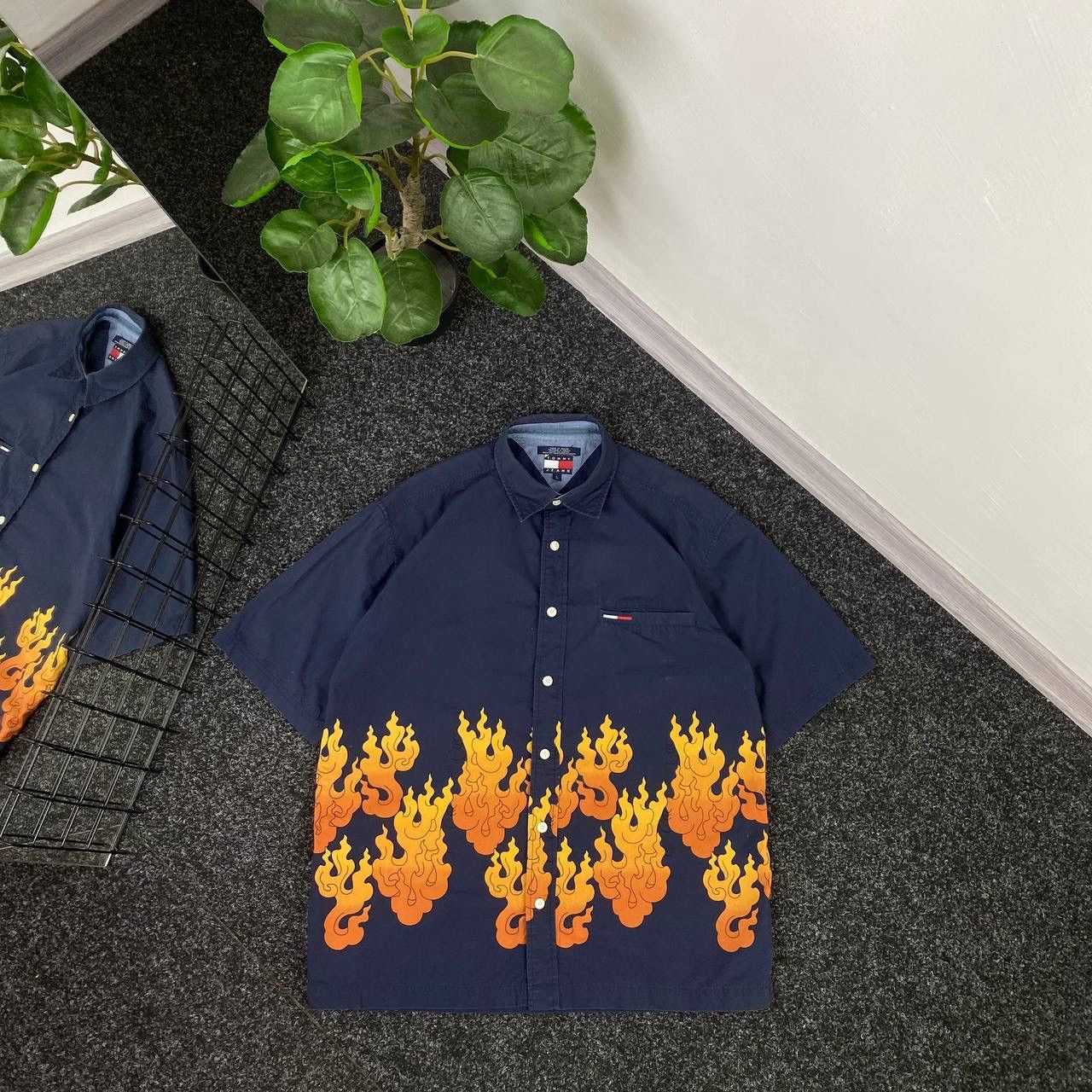 Tommy Hilfiger 90s shirt flames Hawaiian over print Japan Tommy Hilfiger Size US L / EU 52-54 / 3 - 1 Thumbnail