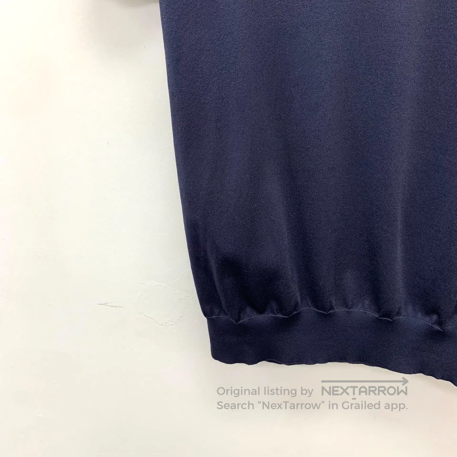 Louis Vuitton Louis Vuitton V-neck Short-sleeve T-shirt. Size US L / EU 52-54 / 3 - 4 Thumbnail