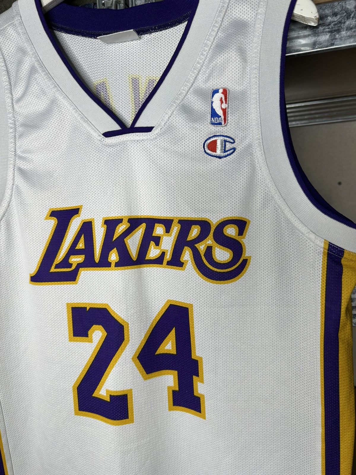 Champion NBA Los Angeles Lakers Champion shirt size L #24 Bryant Size US L / EU 52-54 / 3 - 3 Thumbnail