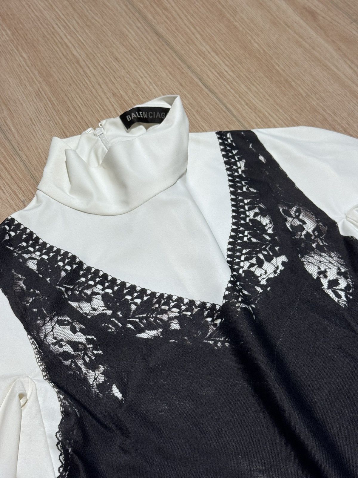 Balenciaga Balenciaga Lace Top Print Long Sleeve T Shirt Size XS / US 0-2 / IT 36-38 - 2 Thumbnail