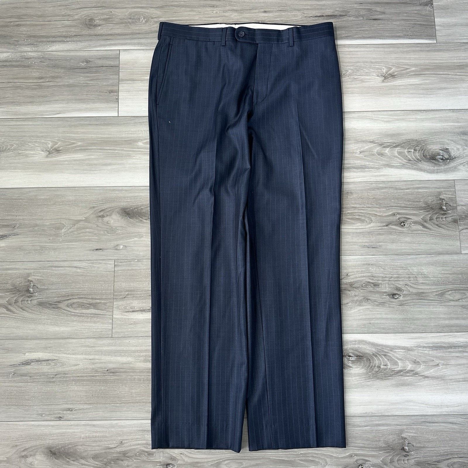 Daniel Cremieux Daniel Cremieux Loro Piana Super 130 Navy Pinstripe 42S Suit Size 42S - 5 Thumbnail