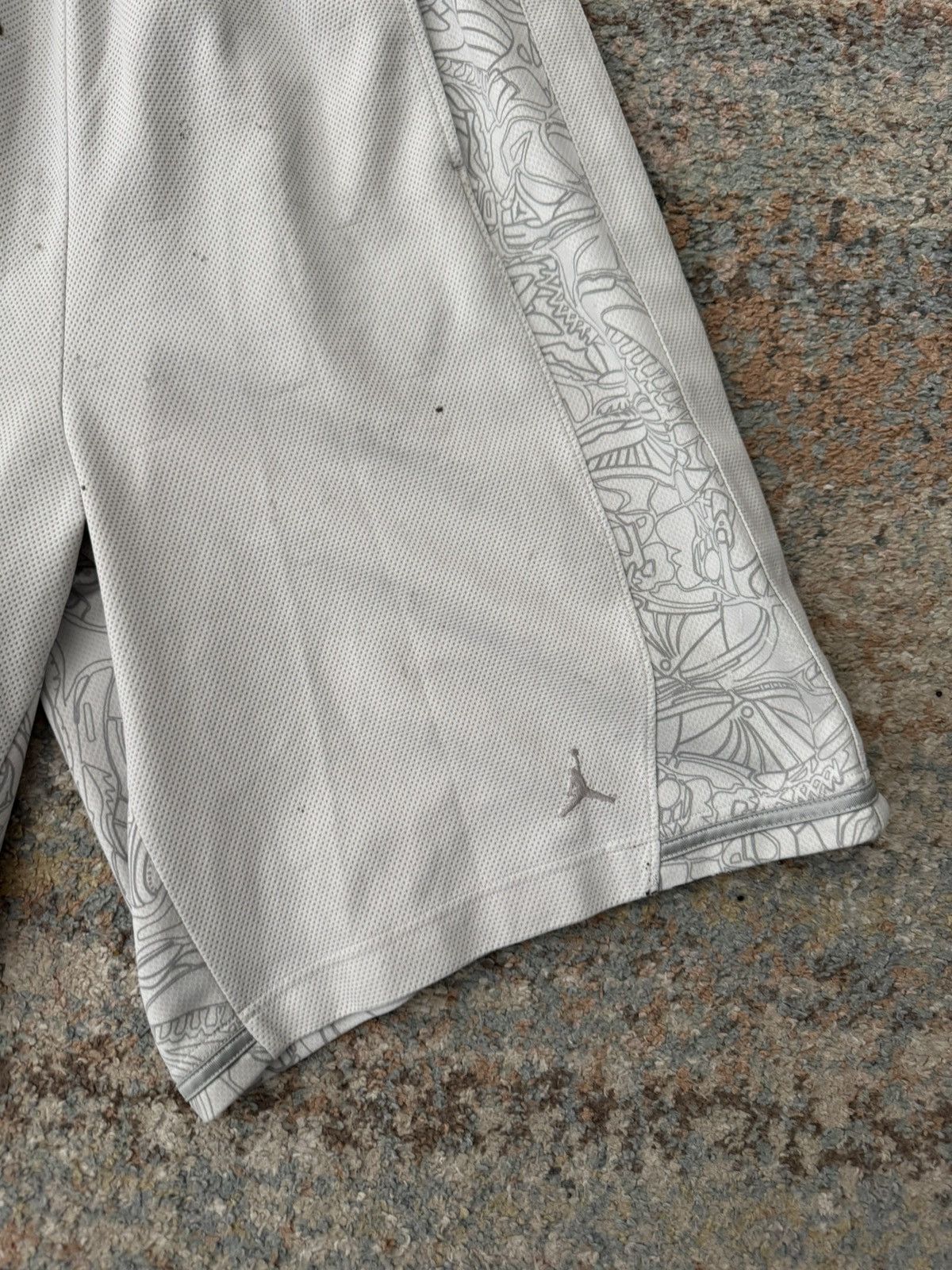 Jordan Brand Super Baggy Thrashed Jordan Hoop Shorts 2XL White Size US 34 / EU 50 - 3 Thumbnail