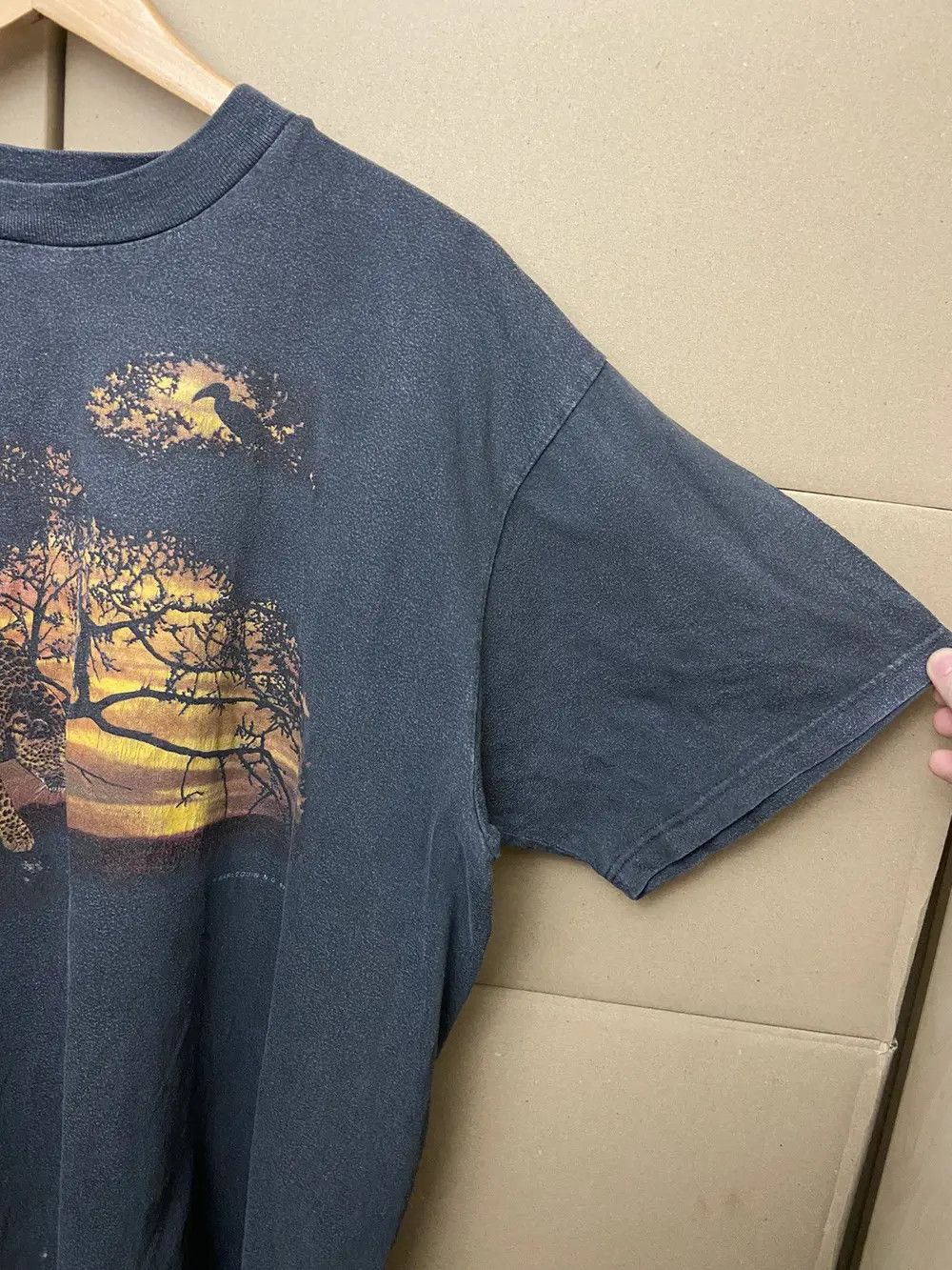 Vintage VINTAGE 90’S HARLEQUIN 1997 TIGER FADED TEE T SHIRT ANIMAL Size US XL / EU 56 / 4 - 8 Thumbnail