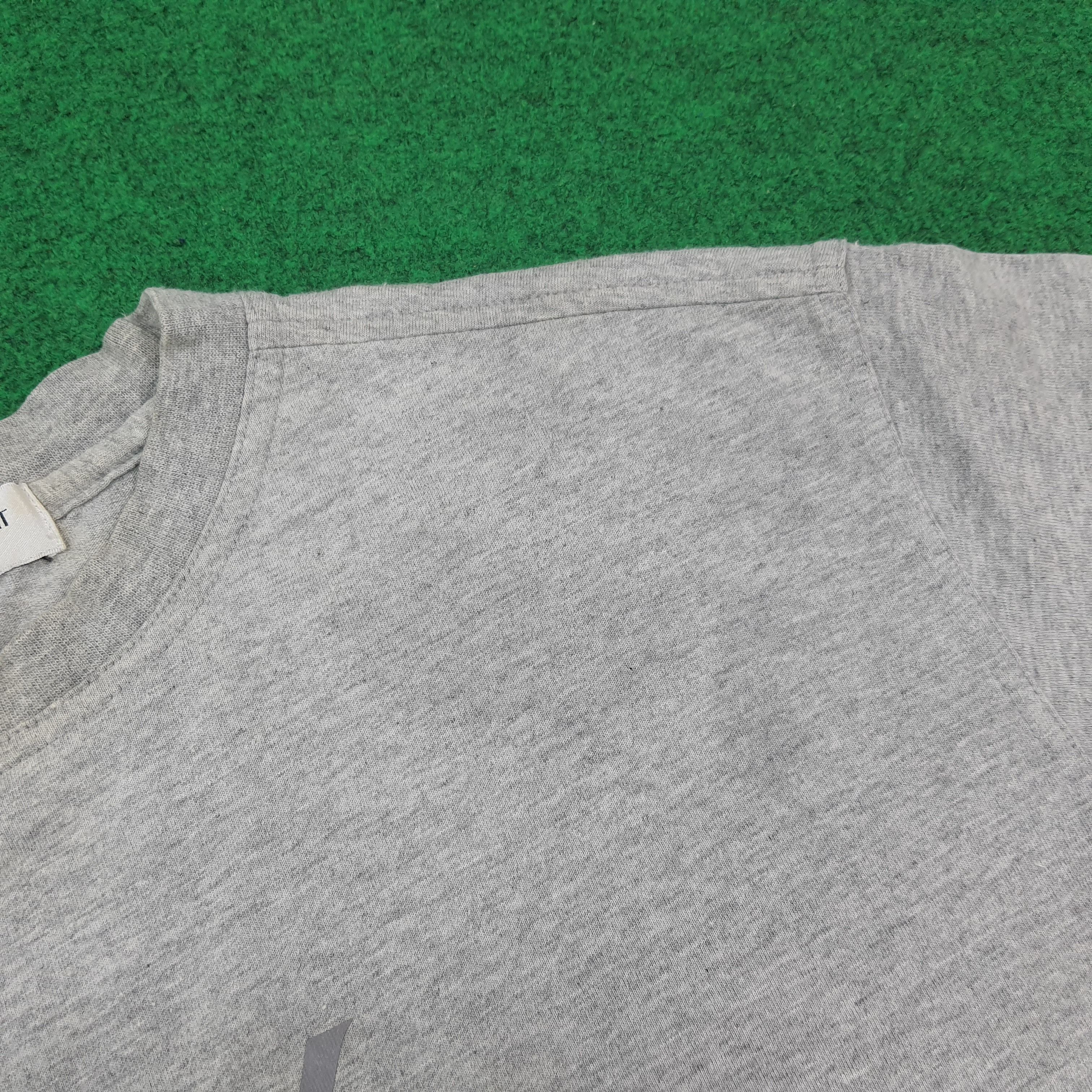 Yves Saint Laurent Vintage Yves Saint Laurent Center YSL Logo Tshirt C294N72 Size US L / EU 52-54 / 3 - 7 Thumbnail