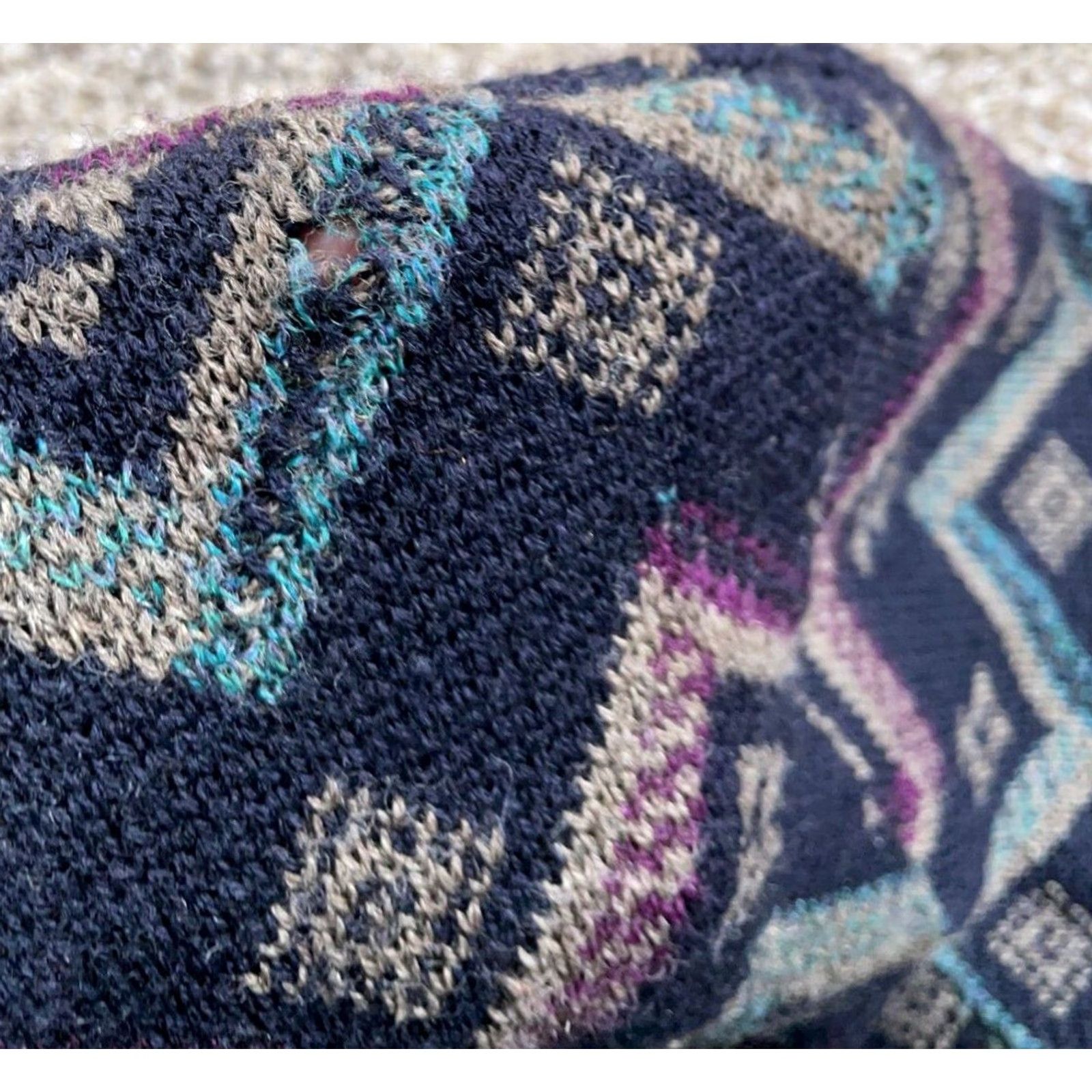 Vintage VINTAGE 90s Wool Blend Sweater Men's M Dark Blue Purple Geometric Italian Knit Pullover Crew Neck Knitwear, Regular Fit, Fall Winter Season, Mens Size US M / EU 48-50 / 2 - 5 Thumbnail