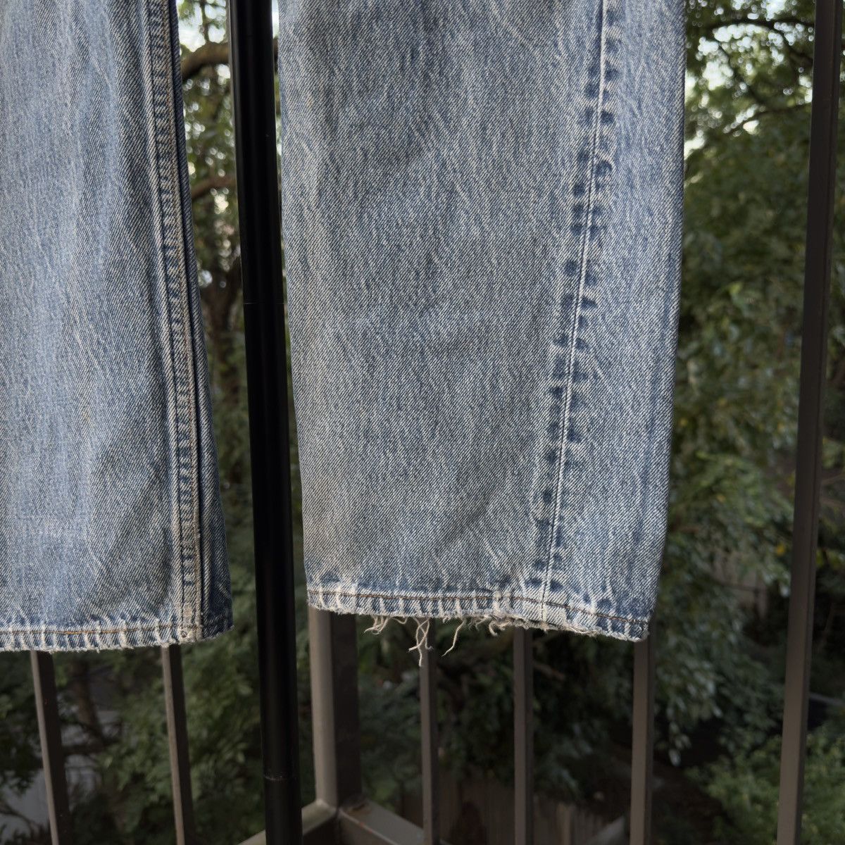 Levi's 90s Levi's 501 Thrashed Faded Distressed Jeans ERD Grunge Size US 29 - 6 Thumbnail