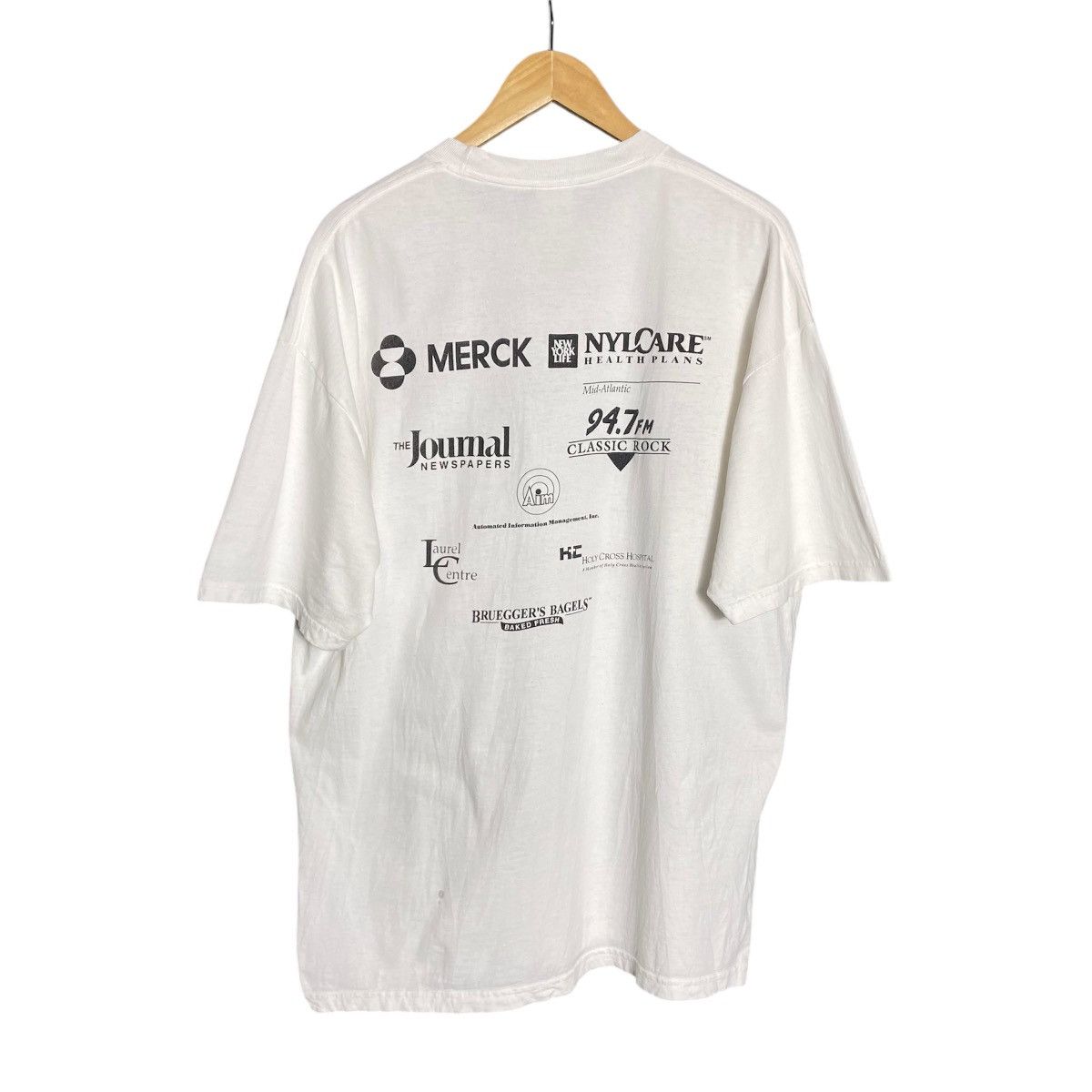 Vintage Vintage 90s American Heart Walk Parody Nike Shoes T-Shirt Size US XL / EU 56 / 4 - 2 Thumbnail