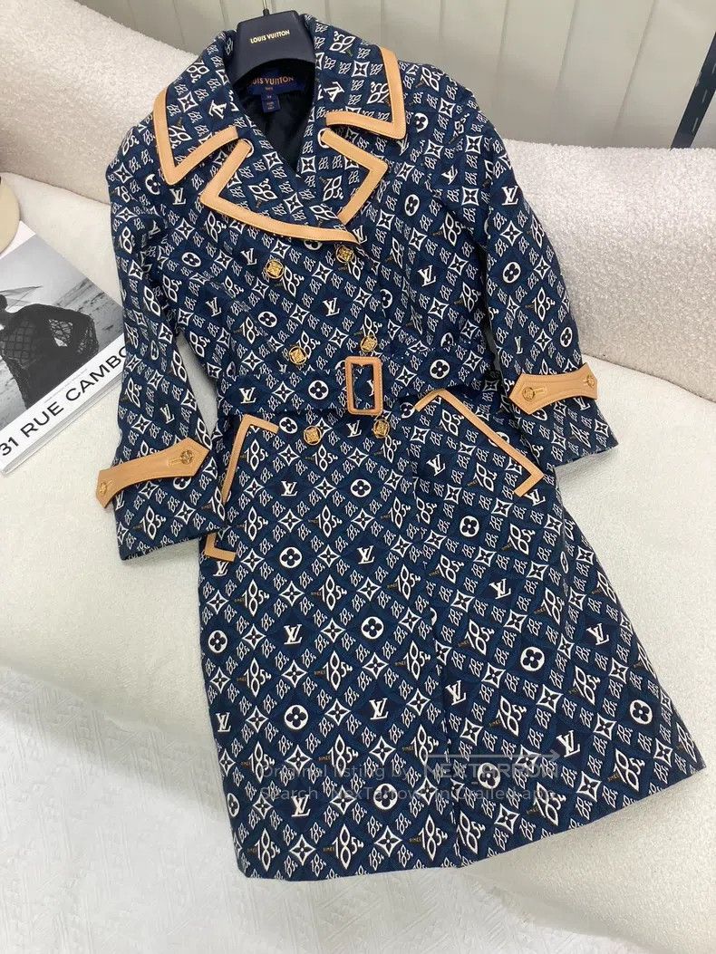 Louis Vuitton Louis Vuitton 1854 double-breasted trench coat Size XXS / US 00 / IT 34 - 2 Thumbnail