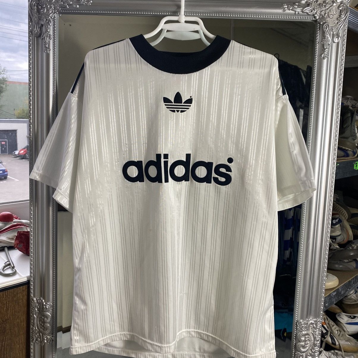 Adidas Vintage Crazy Adidas T-Shirt Size US M / EU 48-50 / 2 - 2 Thumbnail