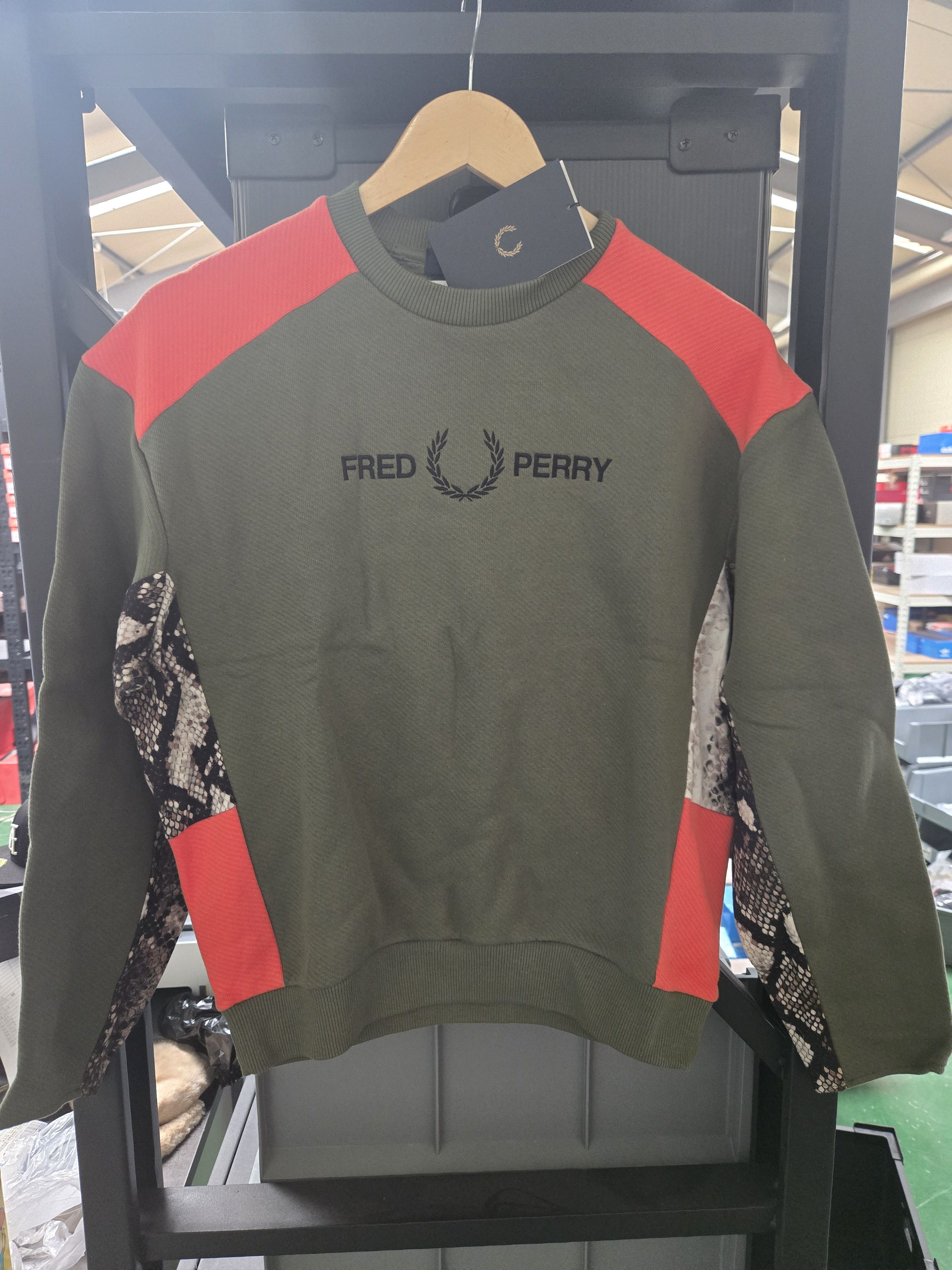 Fred Perry [BNWT]Fred Perry x Akane Utsunomiya Snakeskin Sweatshirt Size M / US 6-8 / IT 42-44 - 1 Thumbnail