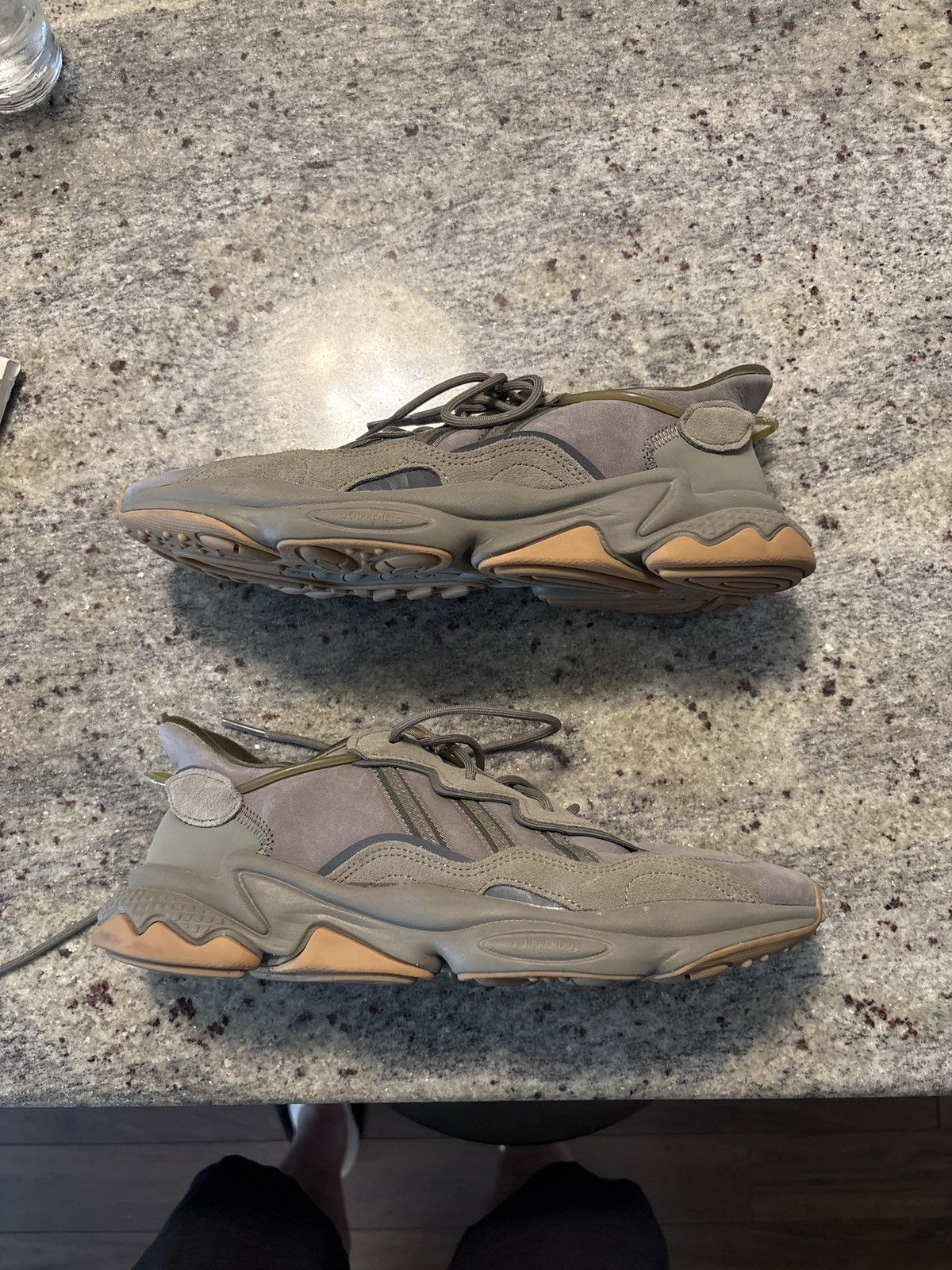 Adidas Adidas Ozweego – Olive Green (US 11) Size US 11 / EU 44 - 1 Thumbnail