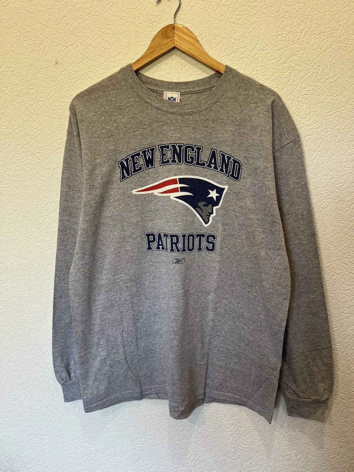 Reebok Vintage New England Patriot Grey Longsleeve Sweatshirt Size US L / EU 52-54 / 3 - 1 Thumbnail
