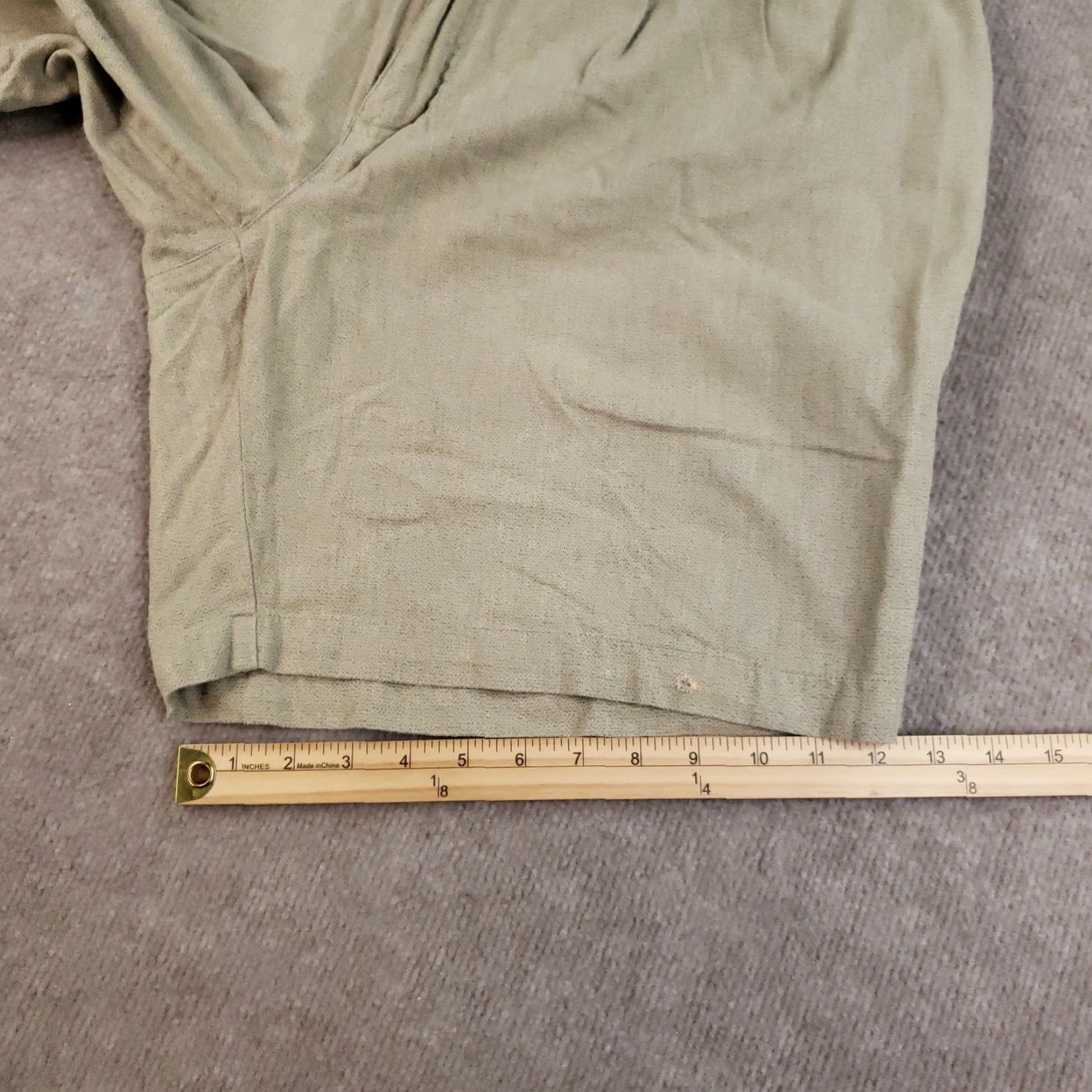 Nike VINTAGE Nike Golf Shorts Mens 35 (38 actual) Beige Flat Front Pleated Casual Y2K Size US 35 - 3 Thumbnail