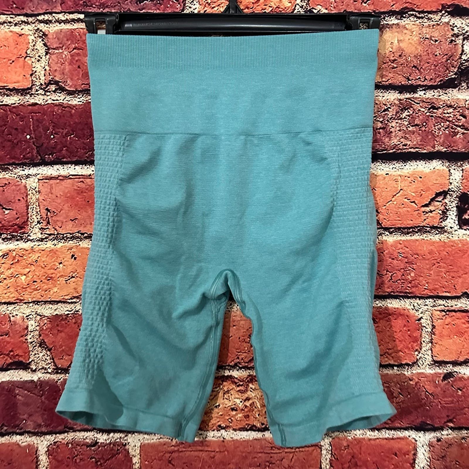 Other Alphalete seamless shorts Size 30" / US 8 / IT 44 - 3 Thumbnail