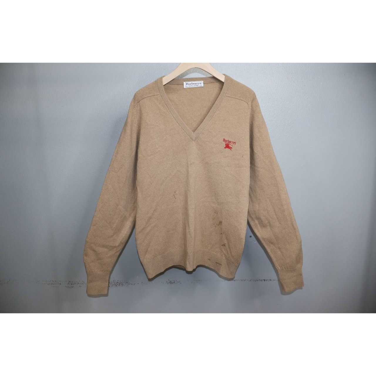 Burberry Vintage Burberry's 100% Lambswool V-neck Sweater Brown Size US S / EU 44-46 / 1 - 1 Thumbnail