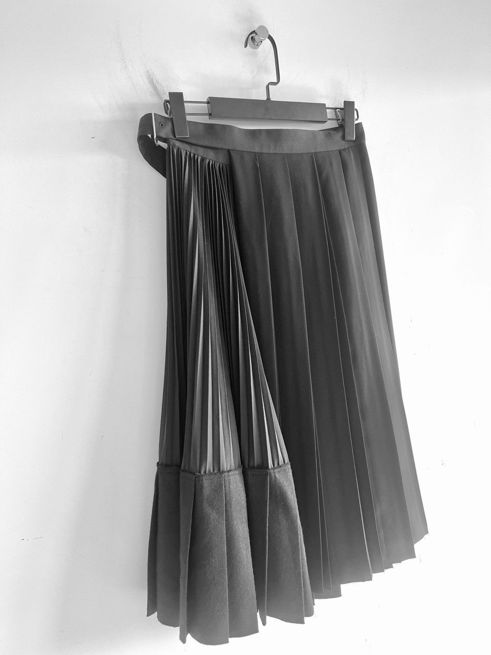 Junya Watanabe JUNYA WATANABE COMME des GARCONS Panel Pleated Wrap Skirt Size 27" / US 4 / IT 40 - 4 Thumbnail
