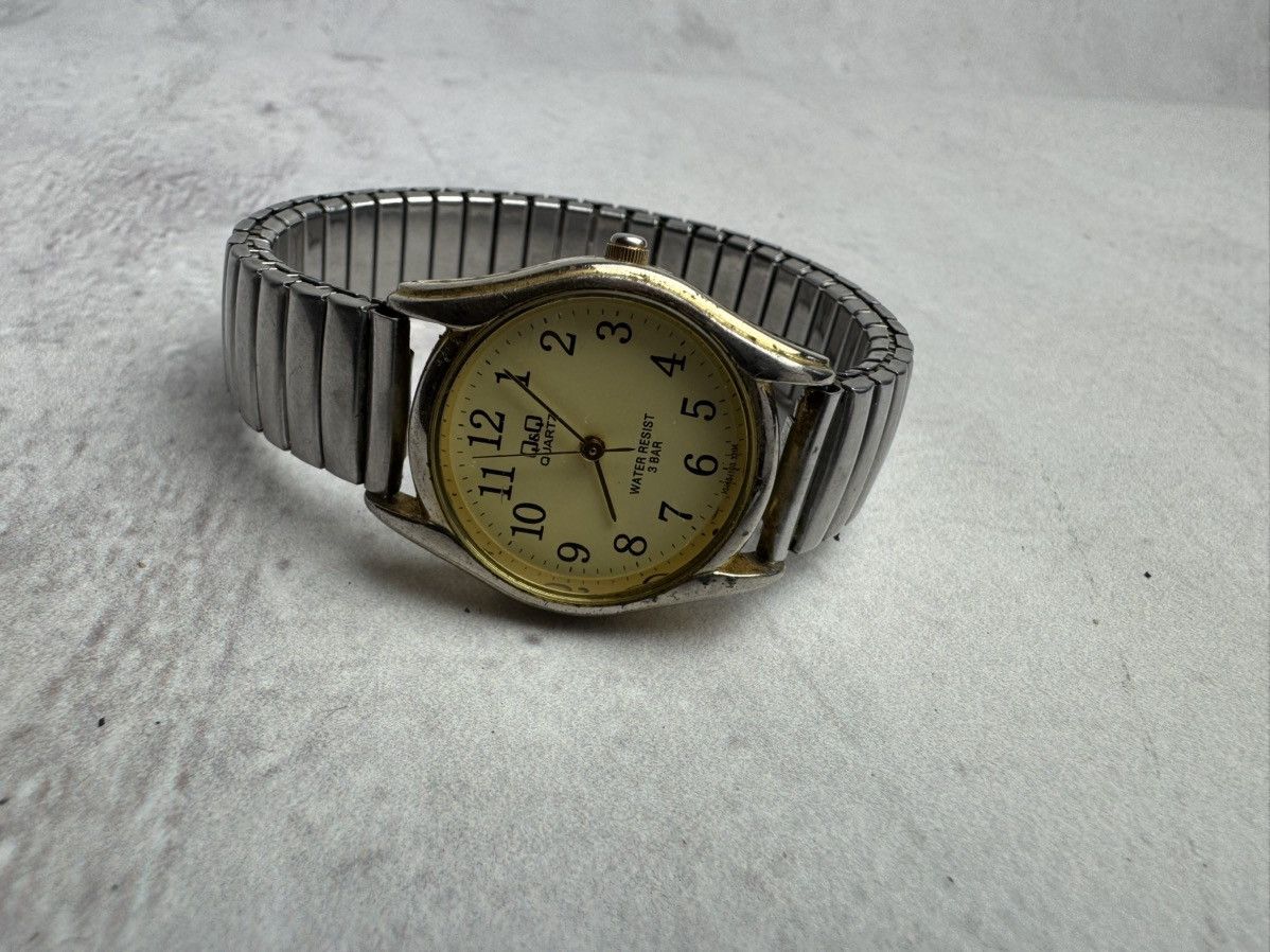 Japanese Brand Vintage Q&Q Watch men’s Size ONE SIZE - 7 Thumbnail