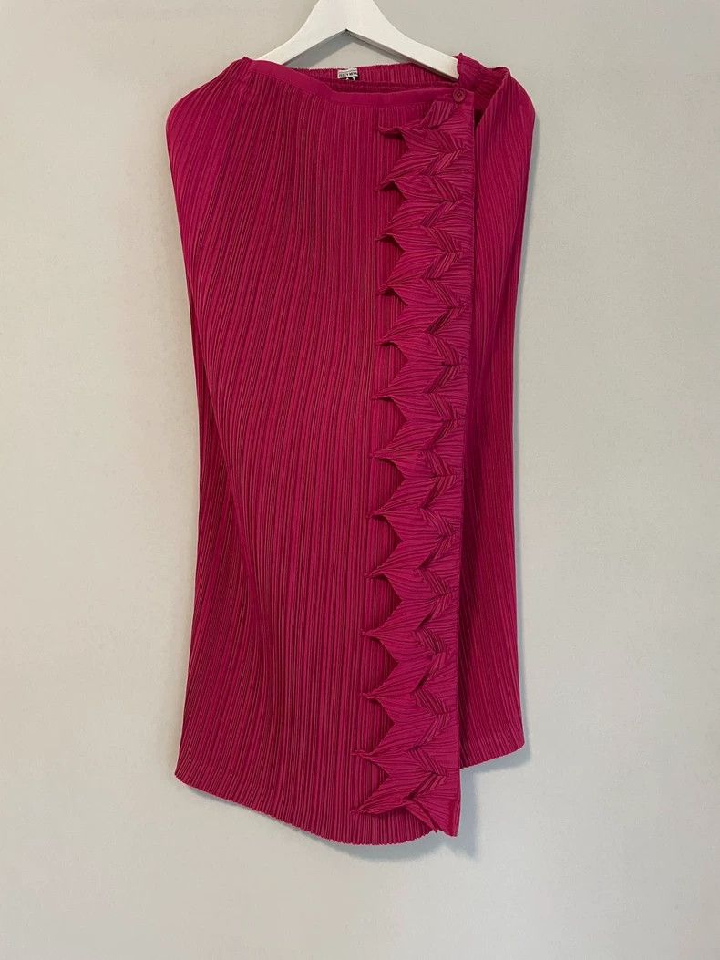 Issey Miyake Issey Miyake size:3 Red wrinkled flower bud cardigan Size S / US 4 / IT 40 - 6 Thumbnail