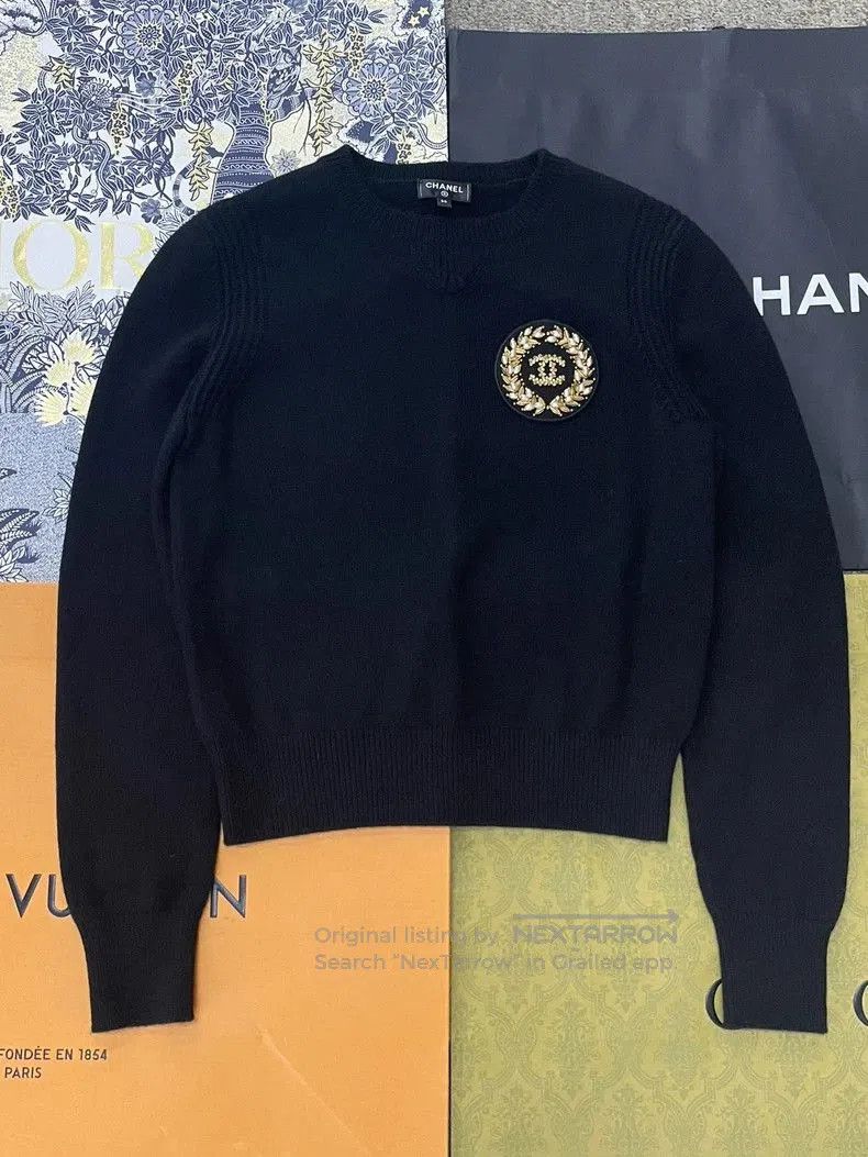 Chanel Chanel Black Beaded Wheat Badge Sweater. Size US S / EU 44-46 / 1 - 1 Thumbnail