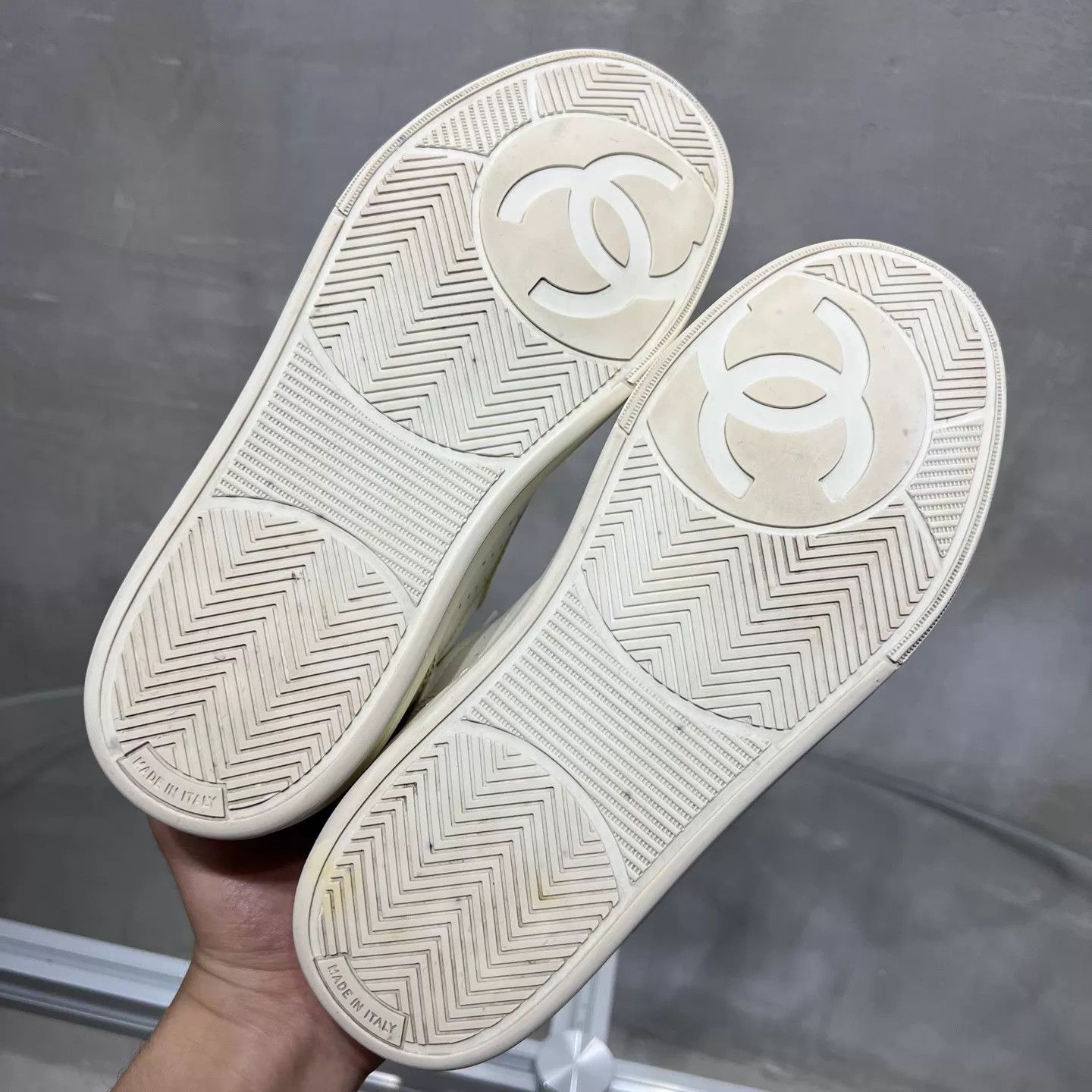Chanel Chanel white yellow casual sneakers size 36.5 YH25321 Size US 6 / IT 36 - 8 Thumbnail