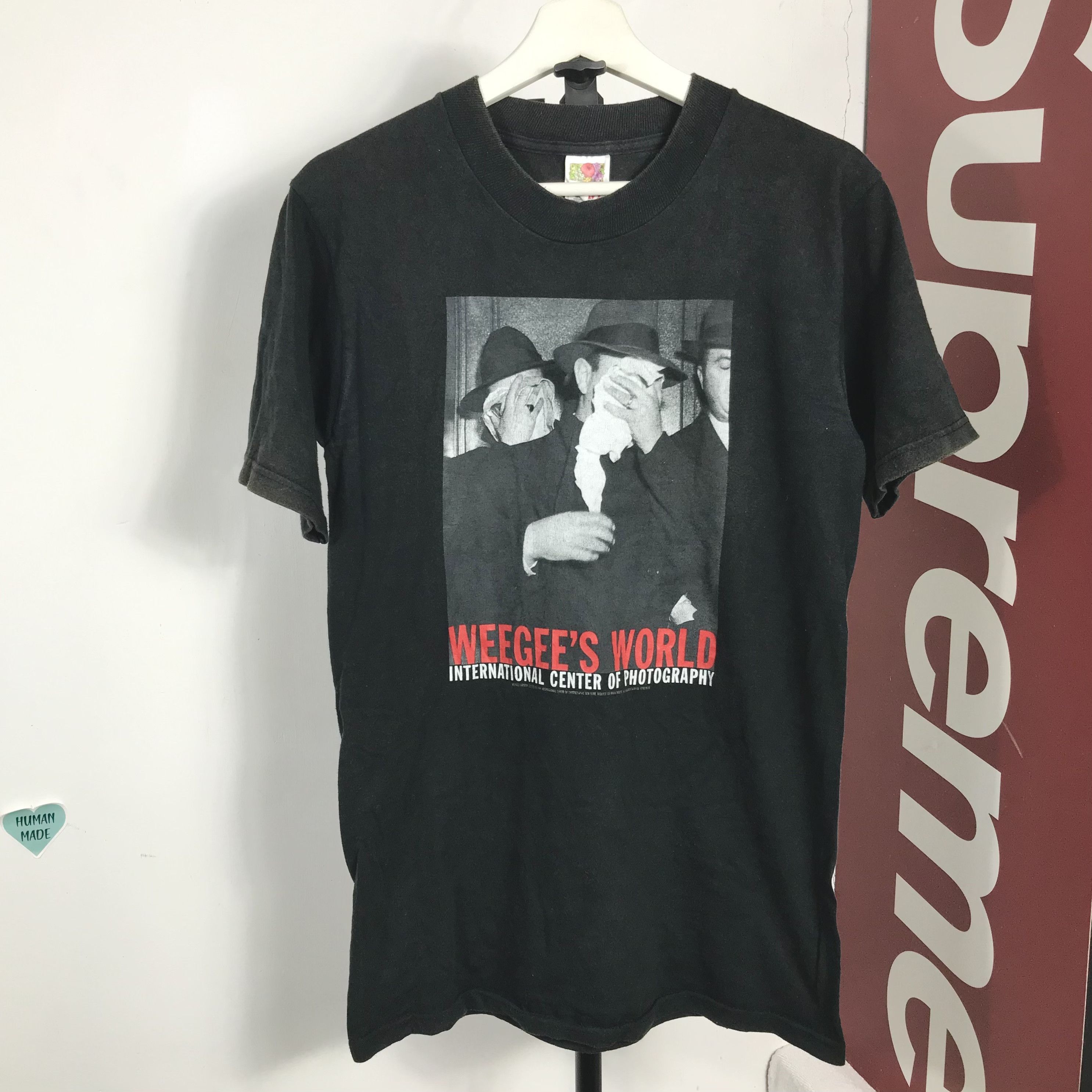 Vintage 90s weegee's world photograph Picture Fotofolio W M Art Tee Size US S / EU 44-46 / 1 - 1 Thumbnail