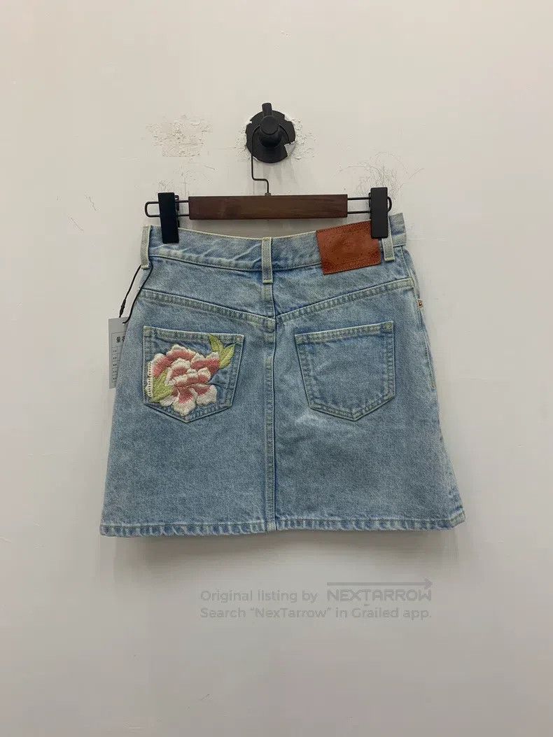 Gucci Gucci Embroidered denim skirt Size 25" / US 0 / IT 36 - 2 Thumbnail