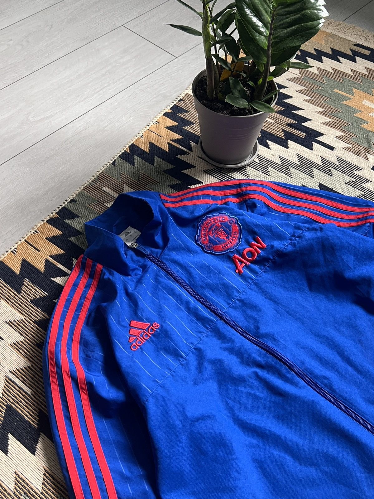 Vintage Vintage Adidas 2015 Manchester United Jacket Size US L / EU 52-54 / 3 - 4 Thumbnail