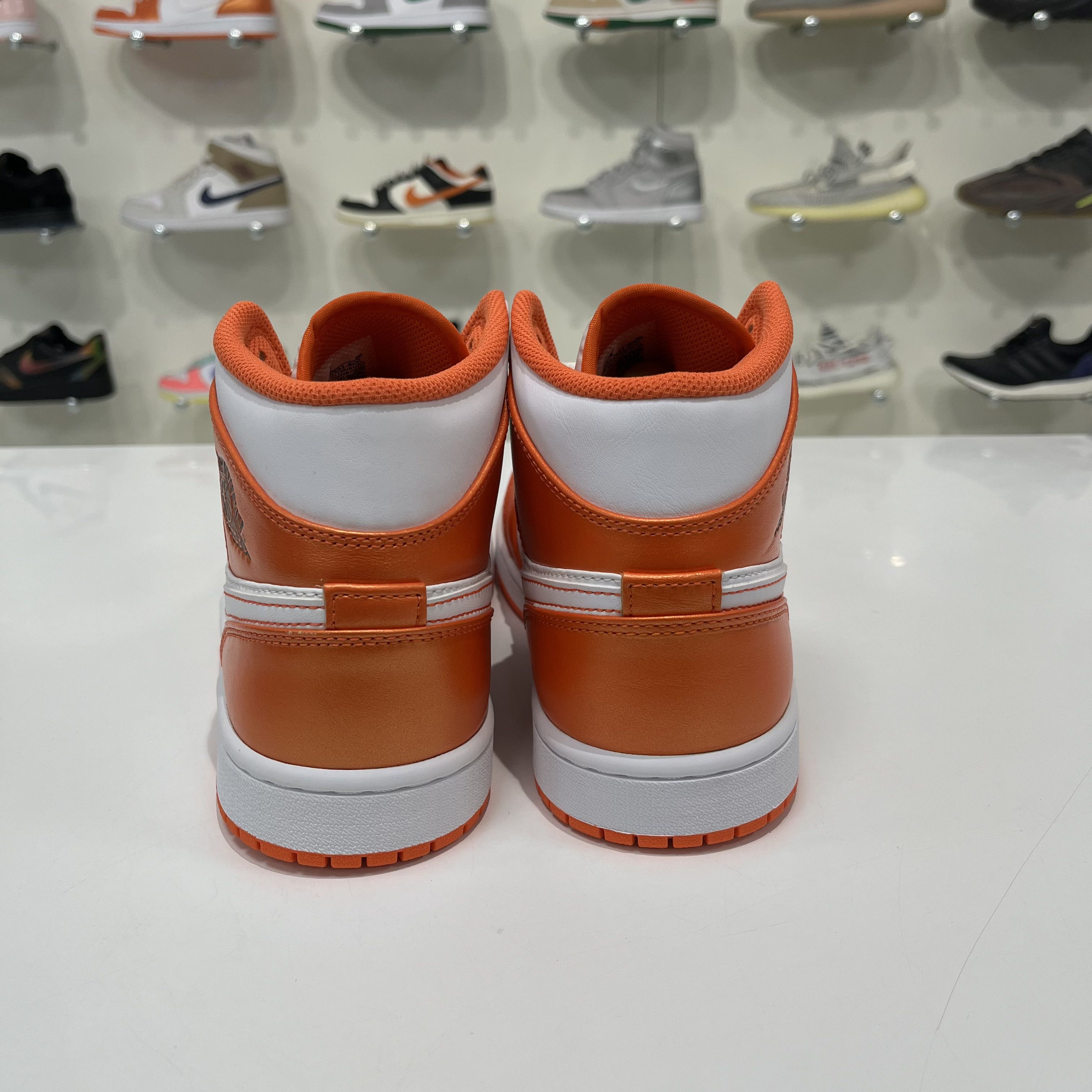Nike Air Jordan 1 Mid metallic Orange Size US 8 / EU 41 - 3 Thumbnail