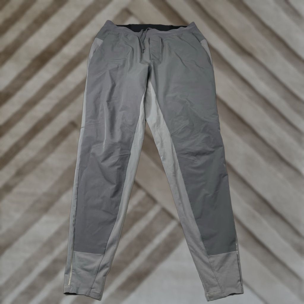 Lululemon Lululemon Men's Switch Up Pant 28.5" Asphalt Grey / Light Cast Size Medium Jogger Slim Straight Pant Athletic Regular Mens Size US 31 - 1 Thumbnail