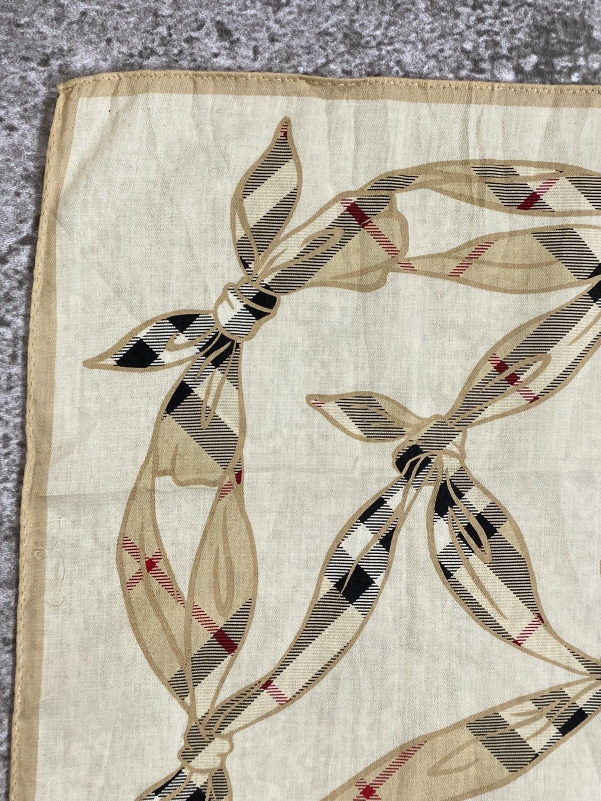 Burberry Burberry Handkerchief / Bandana / Neckerchief Size ONE SIZE - 5 Thumbnail