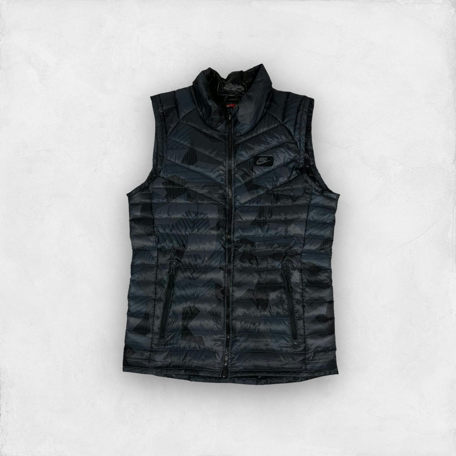 Nike Nike Men's Black Swoosh Outdoor Full Zip Puffer Vest Small Size US S / EU 44-46 / 1 - 1 Thumbnail