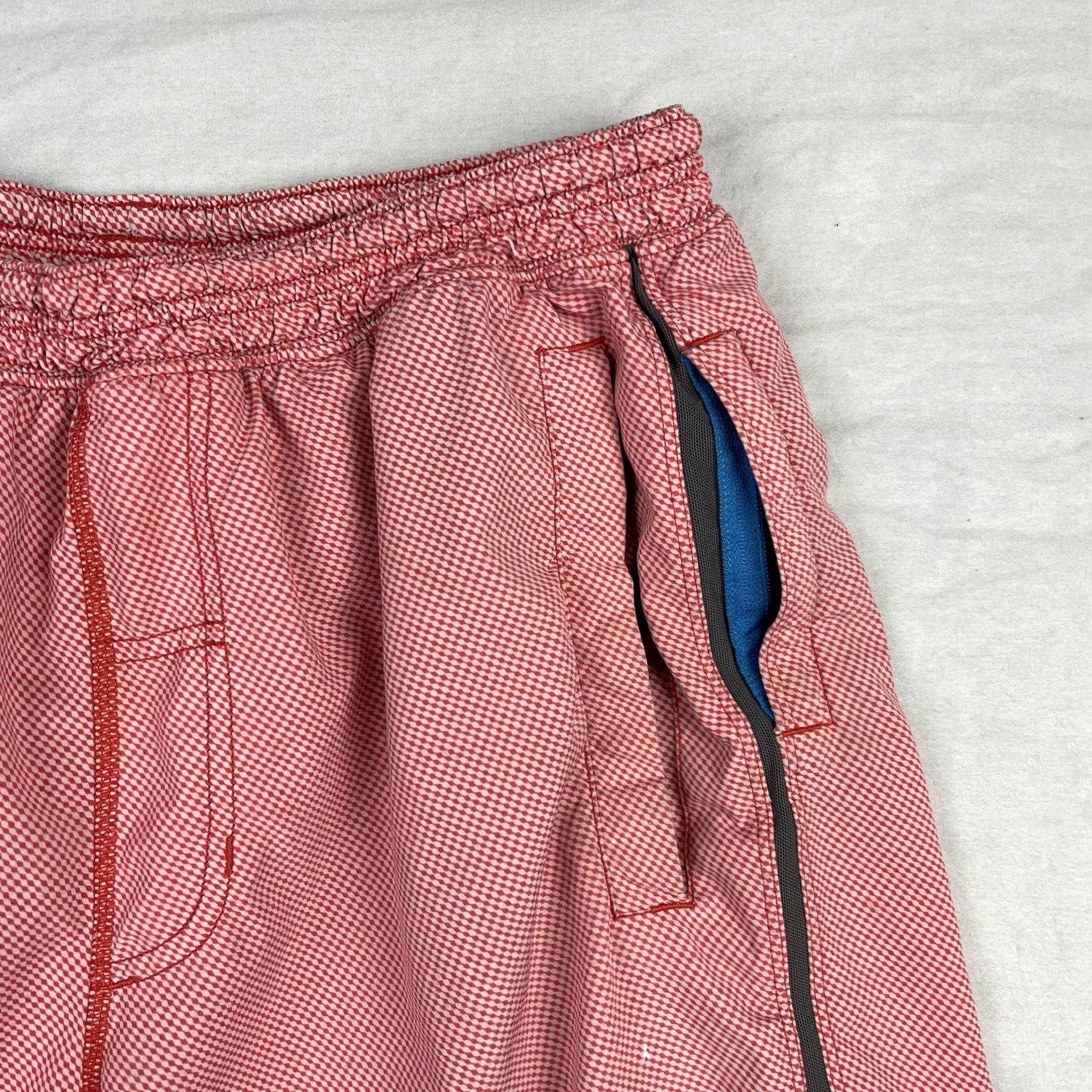 Lululemon Lululemon Athletic Shorts Mens Large Red Checkered Lined Running Reflective Size US 33 - 4 Thumbnail