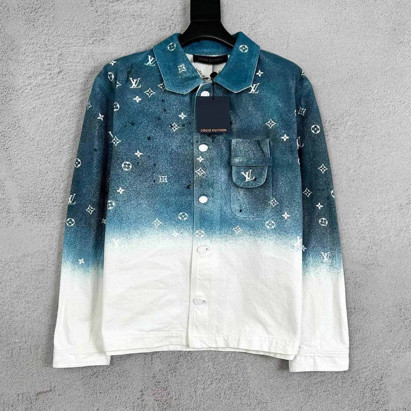 Louis Vuitton LV Starry Gradient Print Denim Jkt Blue M 99 Size M / US 6-8 / IT 42-44 - 1 Thumbnail