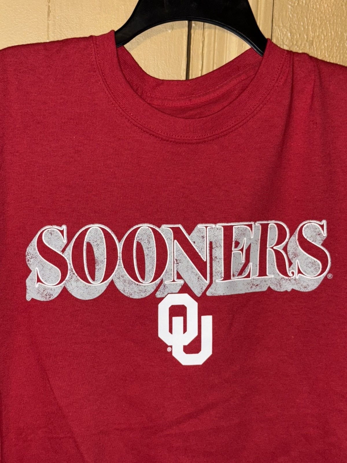 NCAA Captivating Apparel NCAA Oklahoma Sooners Shirt 2XL Size US XXL / EU 58 / 5 - 23 Thumbnail