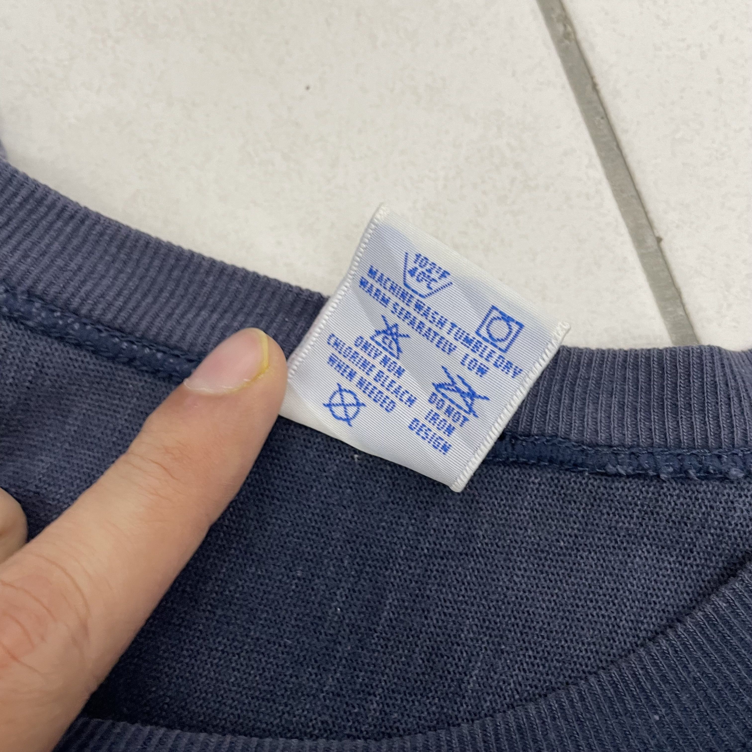 Champion ⭐️SALE⭐️ [M] CHAMPION REVERSE WEAVE TSHIRT HEAVY WEIGHT Size US M / EU 48-50 / 2 - 6 Thumbnail