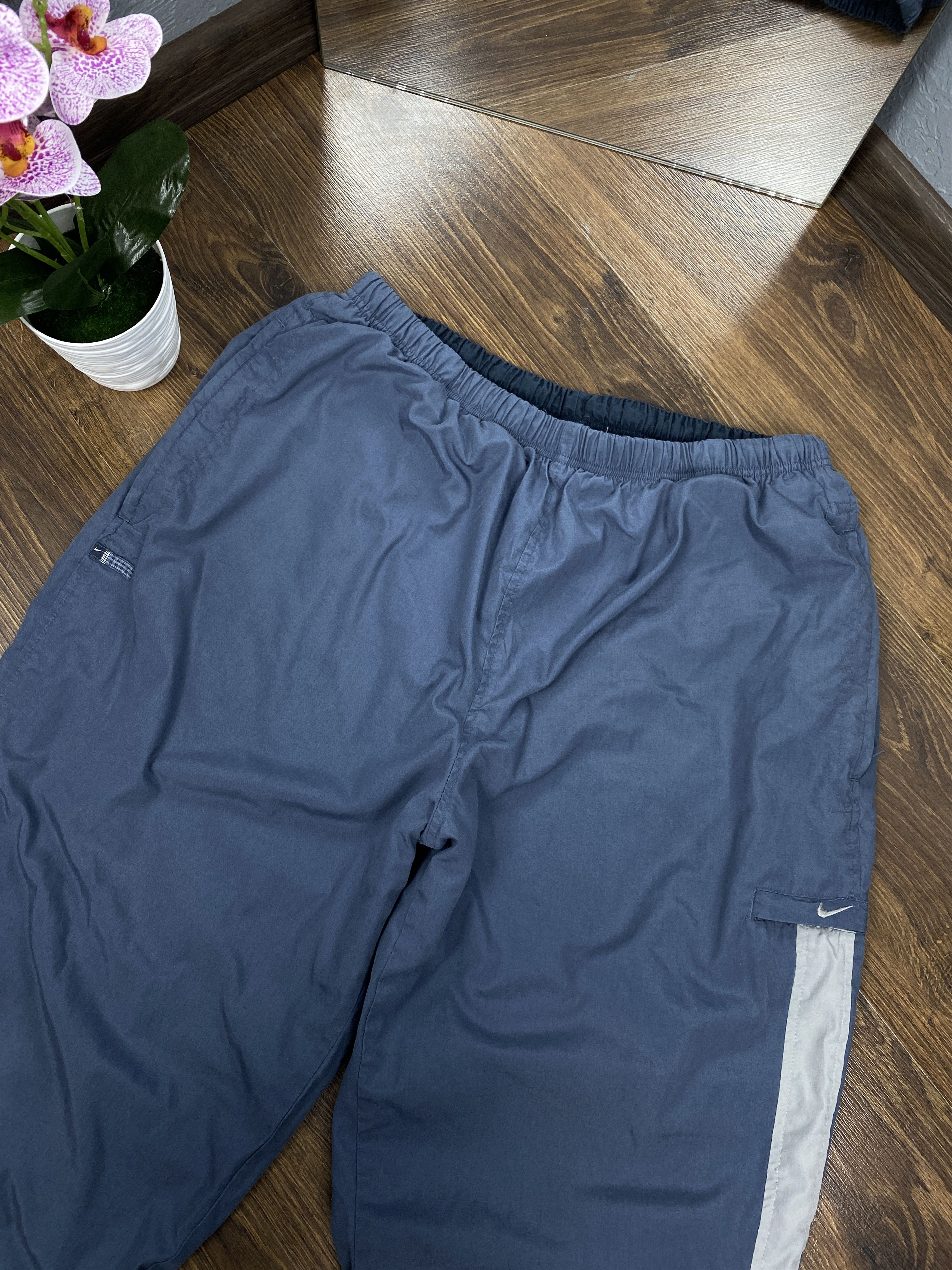 Nike Nike vintage nylon side pocket track pants y2k cargo Size US 36 / EU 52 - 2 Thumbnail