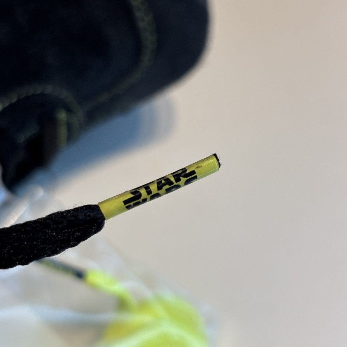 Adidas × Star Wars Adidas Junior Gazelle X Boba Fett Star Wars Size US 4 / IT 34 - 6 Thumbnail