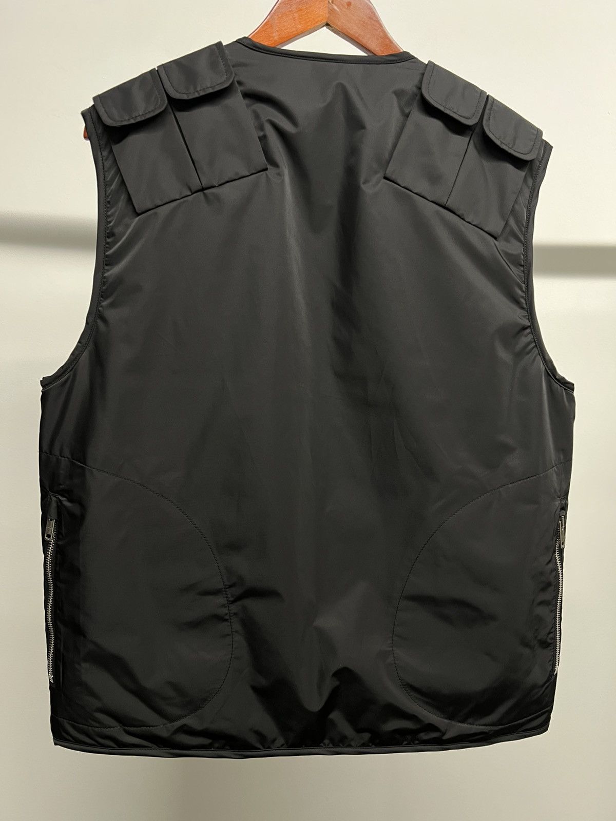 Givenchy Givenchy Multi-Pocket Cargo Nylon Vest Size US M / EU 48-50 / 2 - 2 Thumbnail