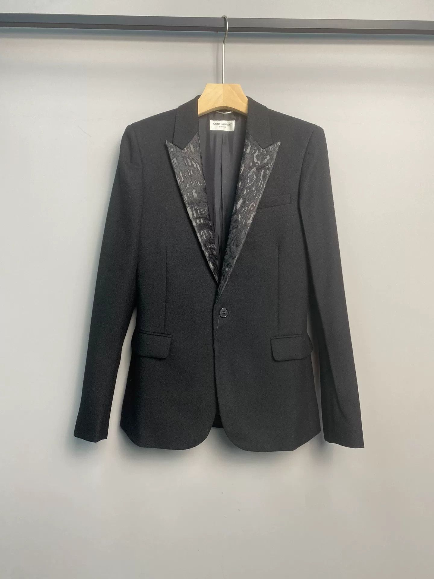 Saint Laurent Paris Saint Laurent Men's Black Smoking Blazer Size US M / EU 48-50 / 2 - 1 Thumbnail