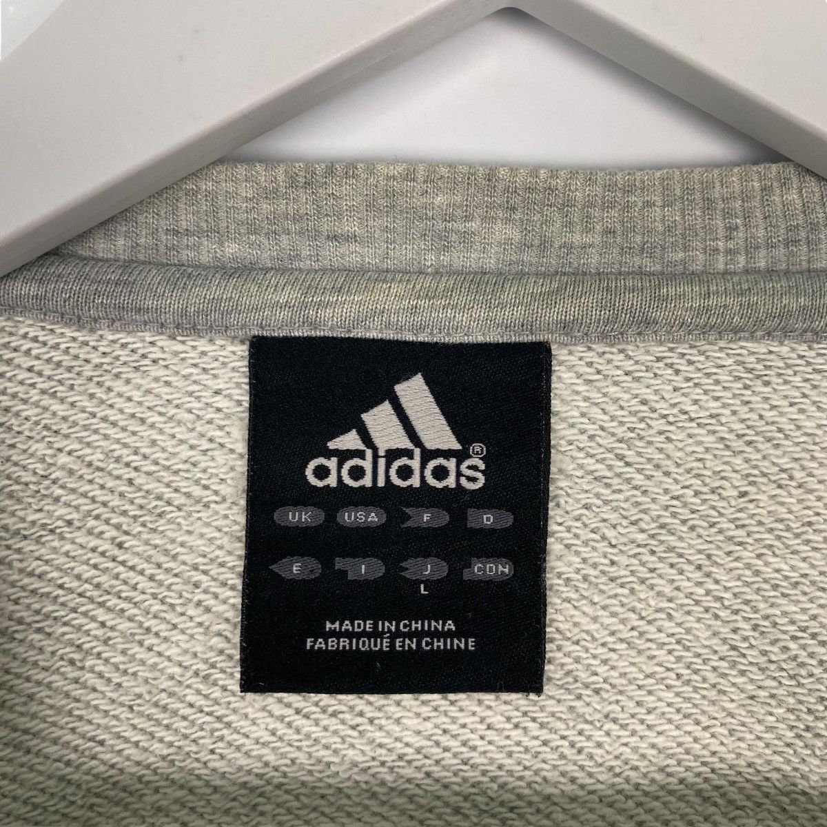 Other Vintage Adidas Crewneck Sweatshirt Gray/Red Pullover Size L Size US L / EU 52-54 / 3 - 6 Thumbnail
