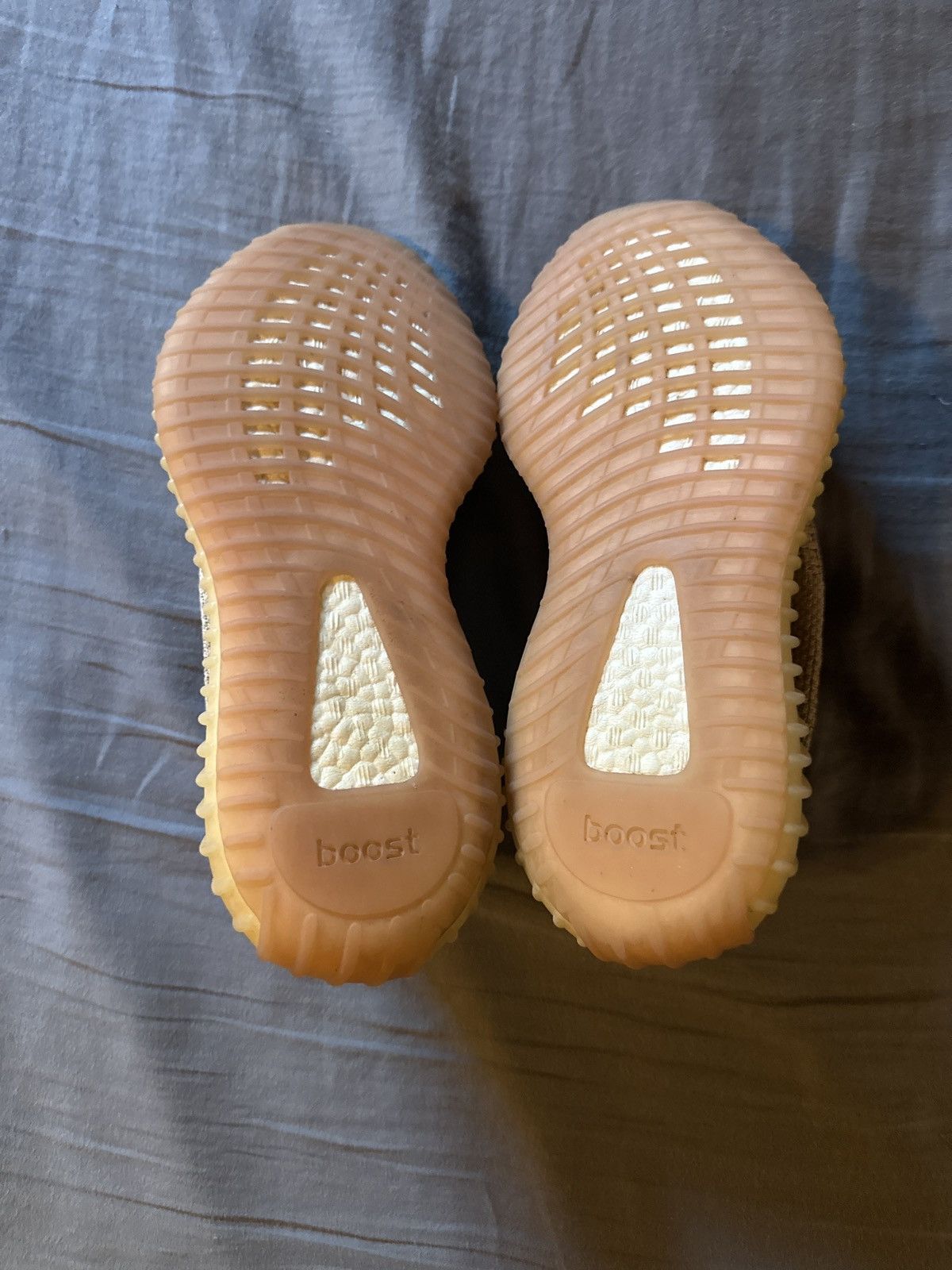 Adidas × Kanye West 📍Yeezy 350 V2 Citrin 📍 Size US 6.5 / EU 39-40 - 3 Thumbnail